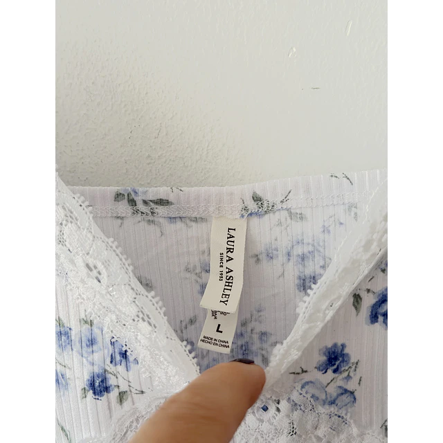 Polera florecitas (ML)