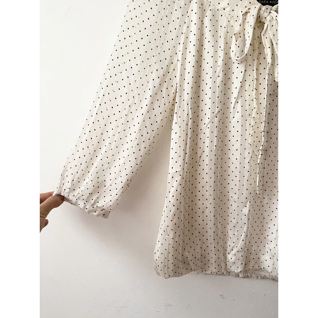 Blusa puntitos (S)