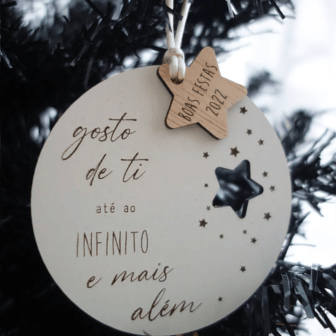 Bola de Natal decorada e com nome e frase à escolha