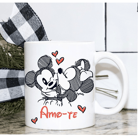 Caneca "Adoro-te" com a Minnie e o Mickey