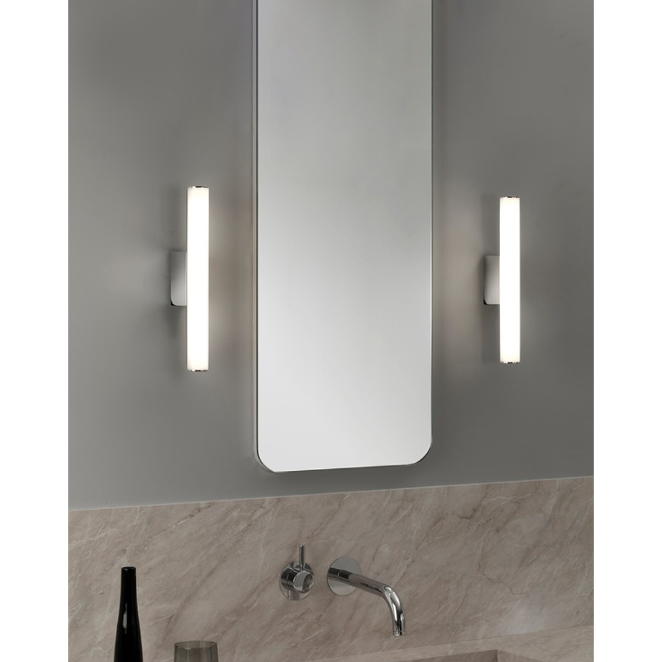 Q83203-CH Lámpara para baño Amsterdam Vanity 5W 3000K Acabado Cromo