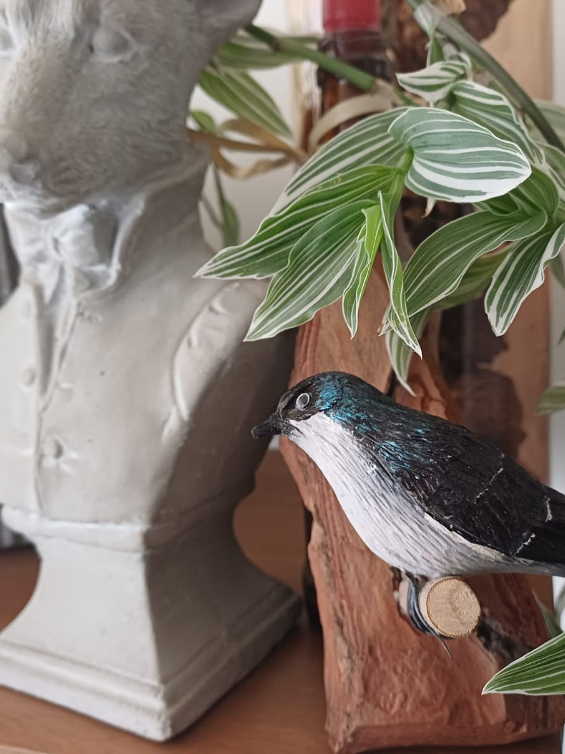 Golondrina con Colgador de Madera 2