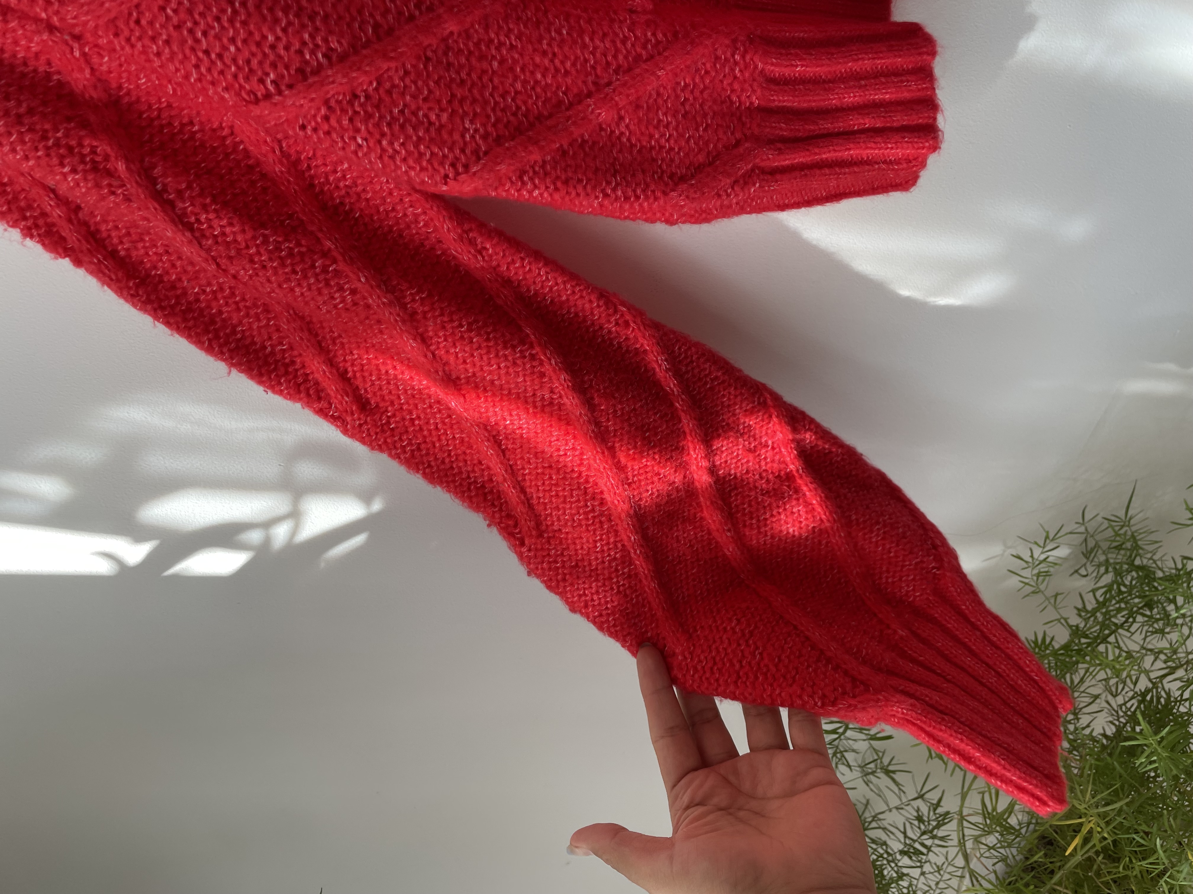 Sweater rojo. Talla: M 3
