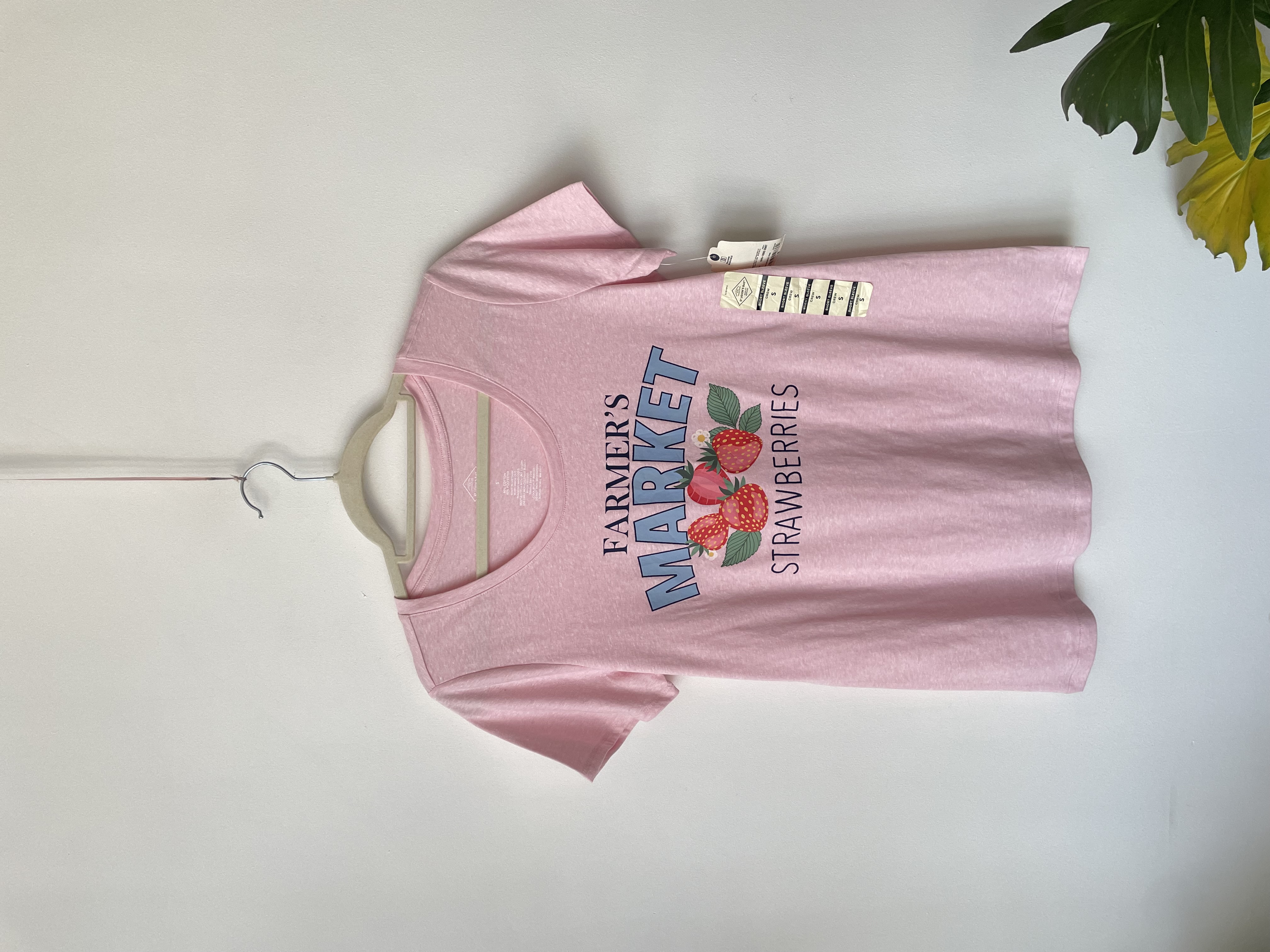 Polera frutillas. Talla: S holgada 1
