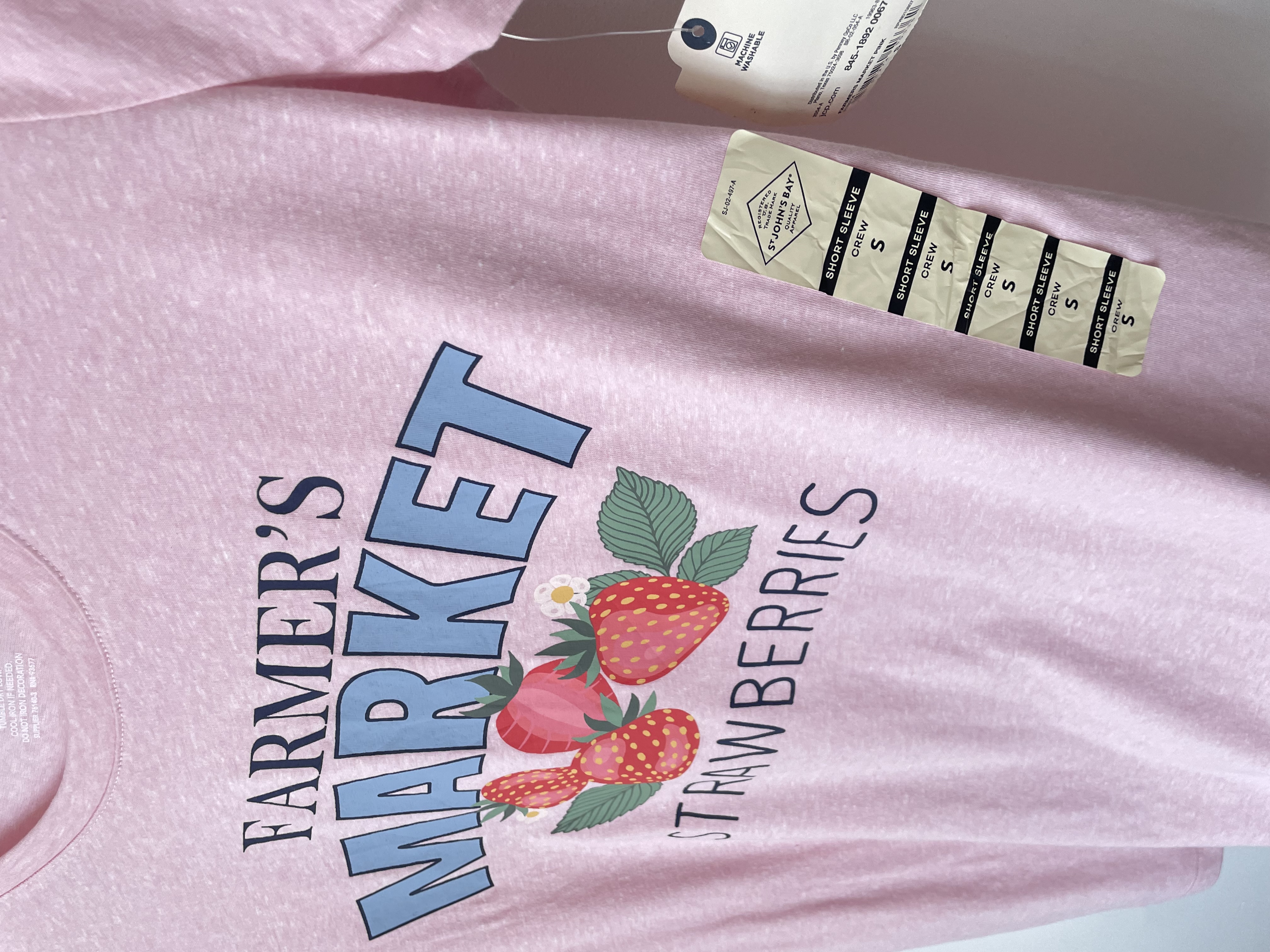 Polera frutillas. Talla: S holgada 2