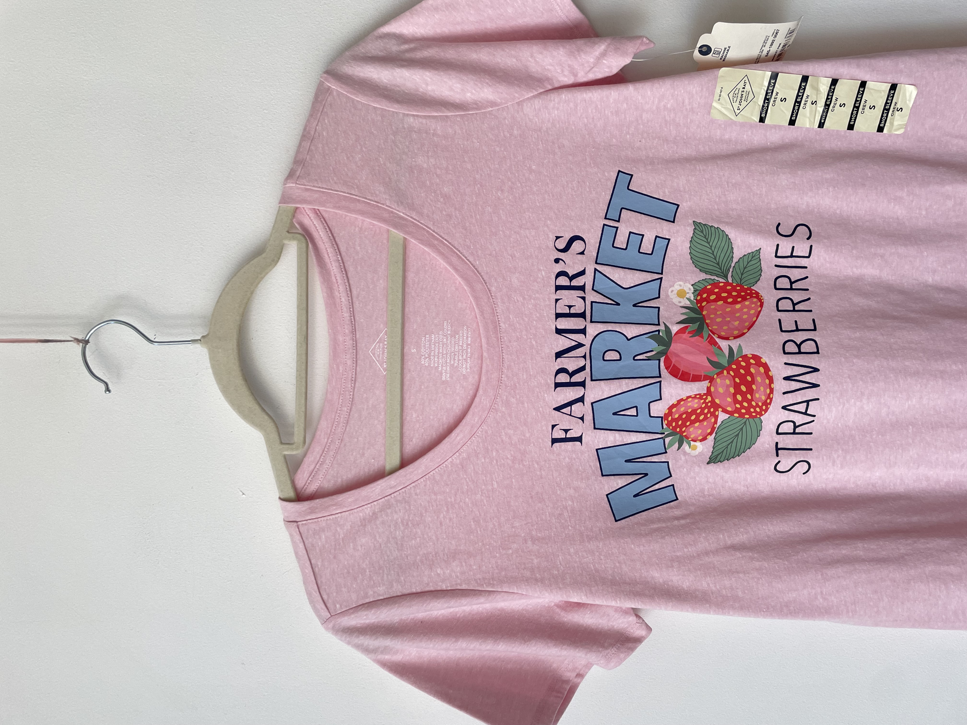 Polera frutillas. Talla: S holgada 3