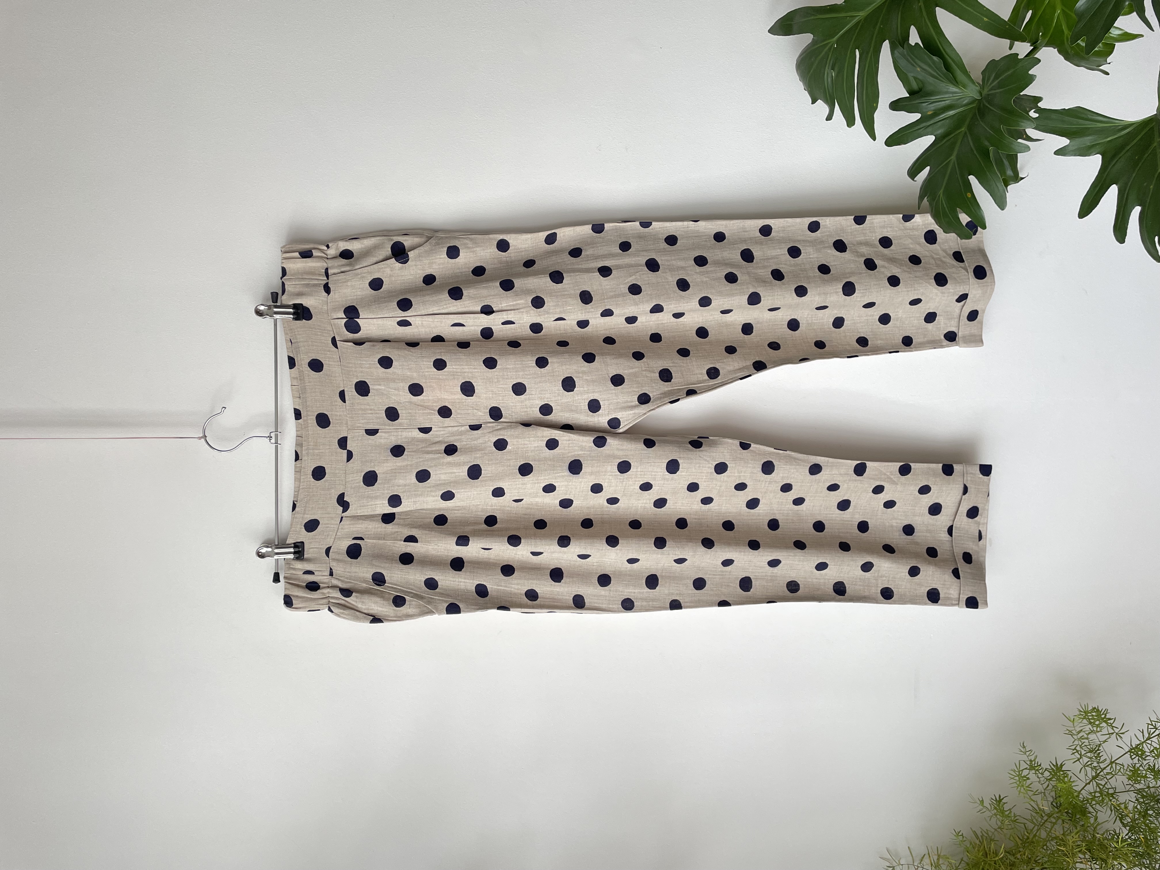 Pantalón dot. Talla: 10 (44) 1