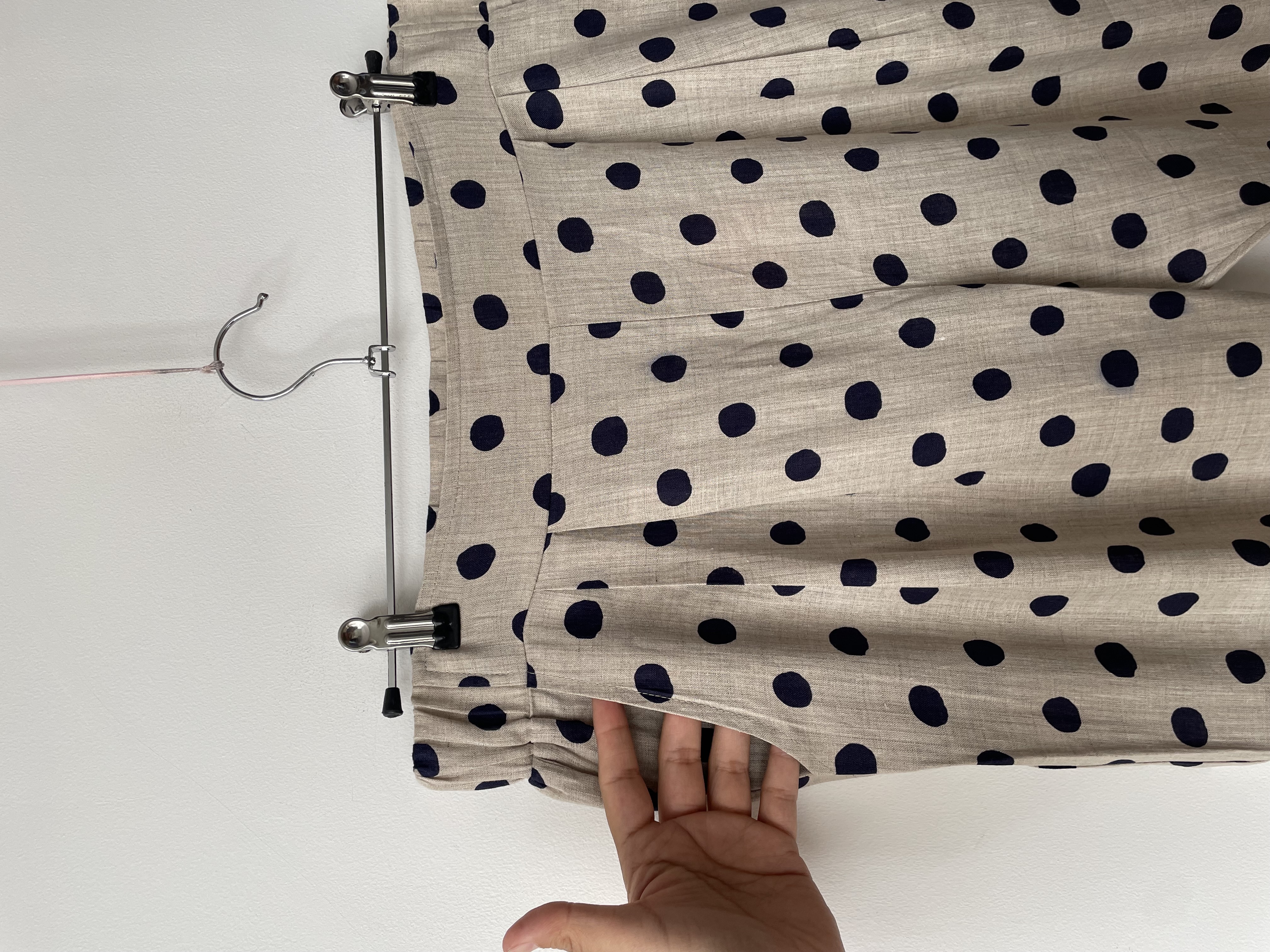 Pantalón dot. Talla: 10 (44) 4