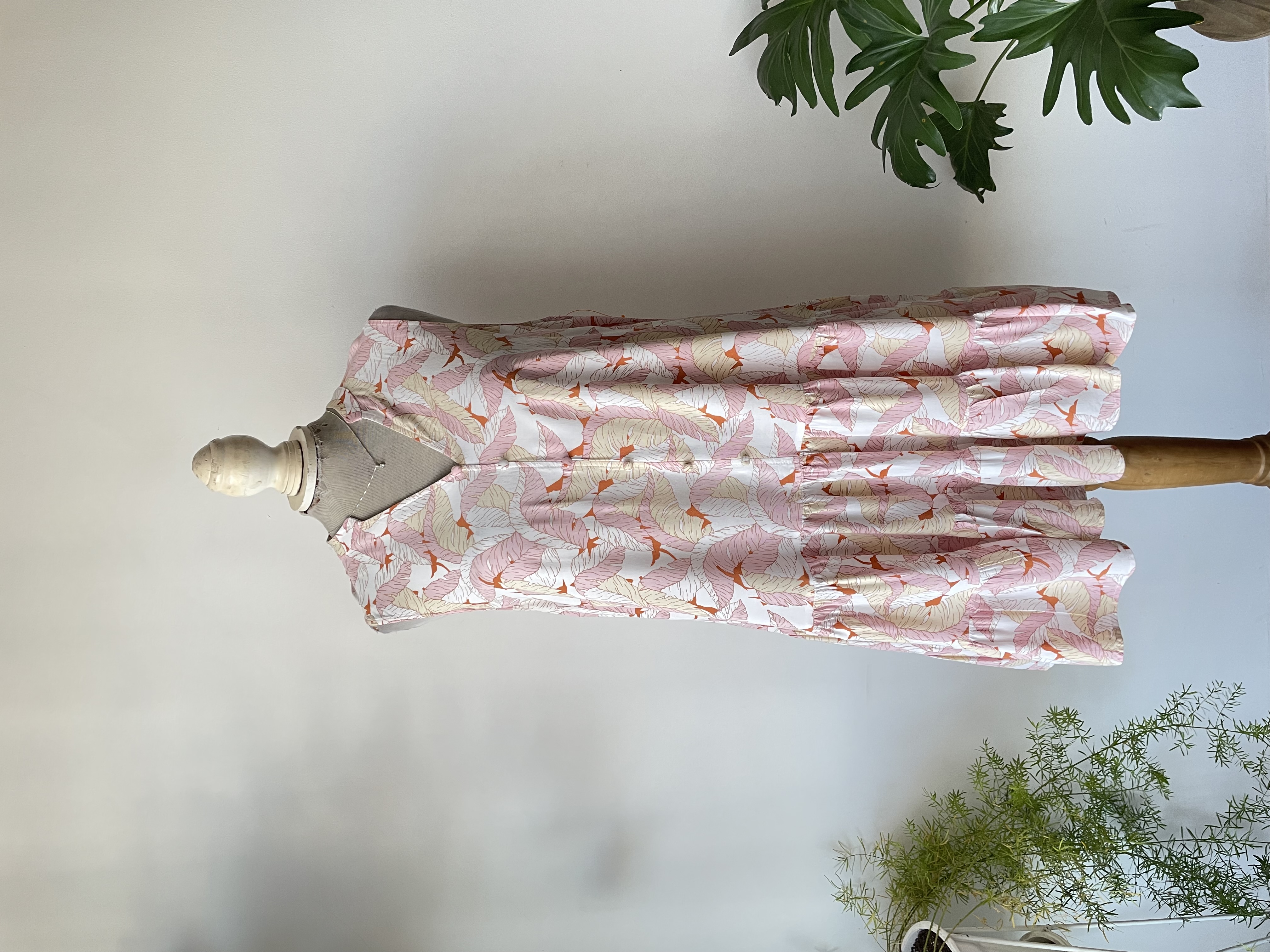 Vestido plumas. Talla: L 1