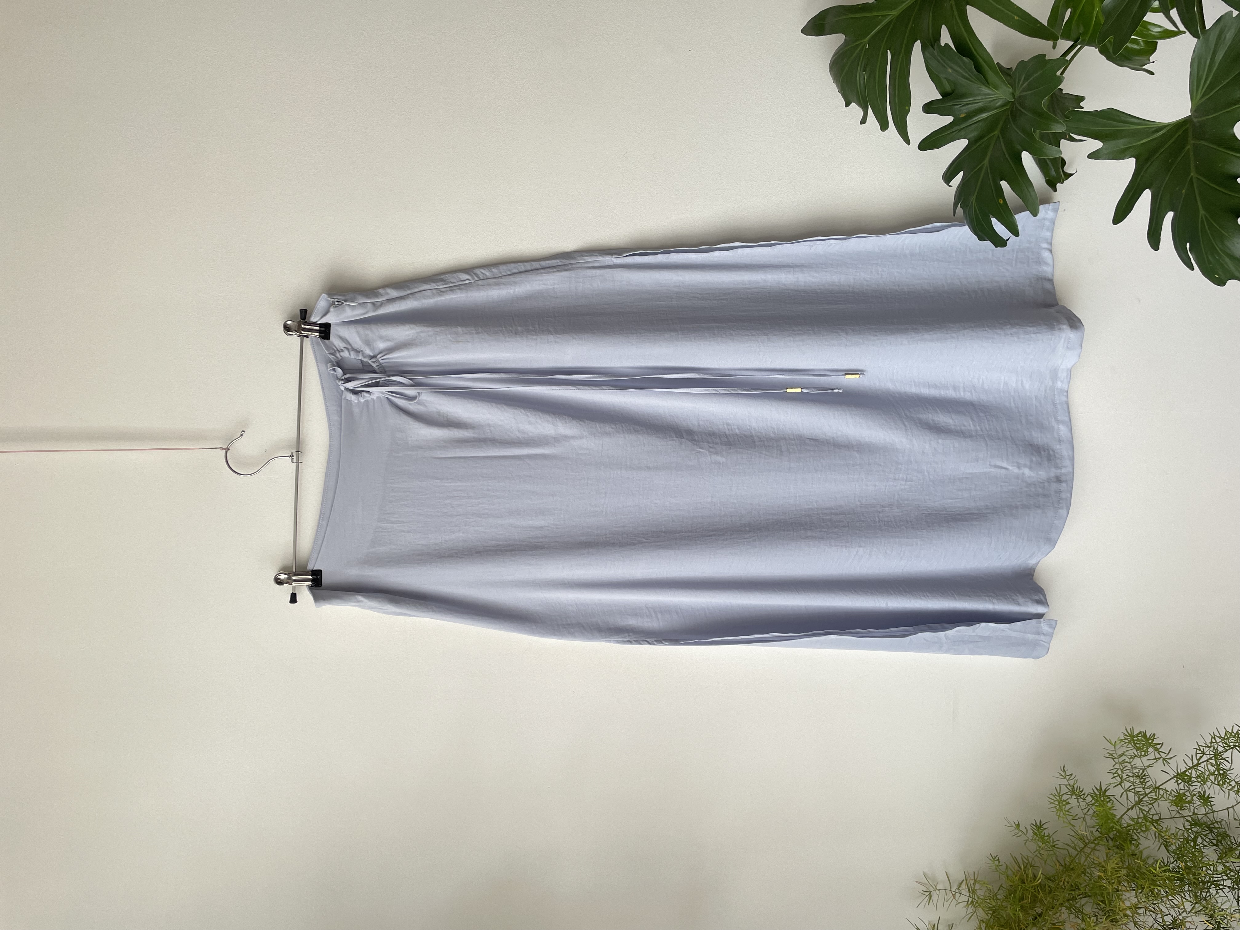 Falda celeste. Talla: L chica (M) 1