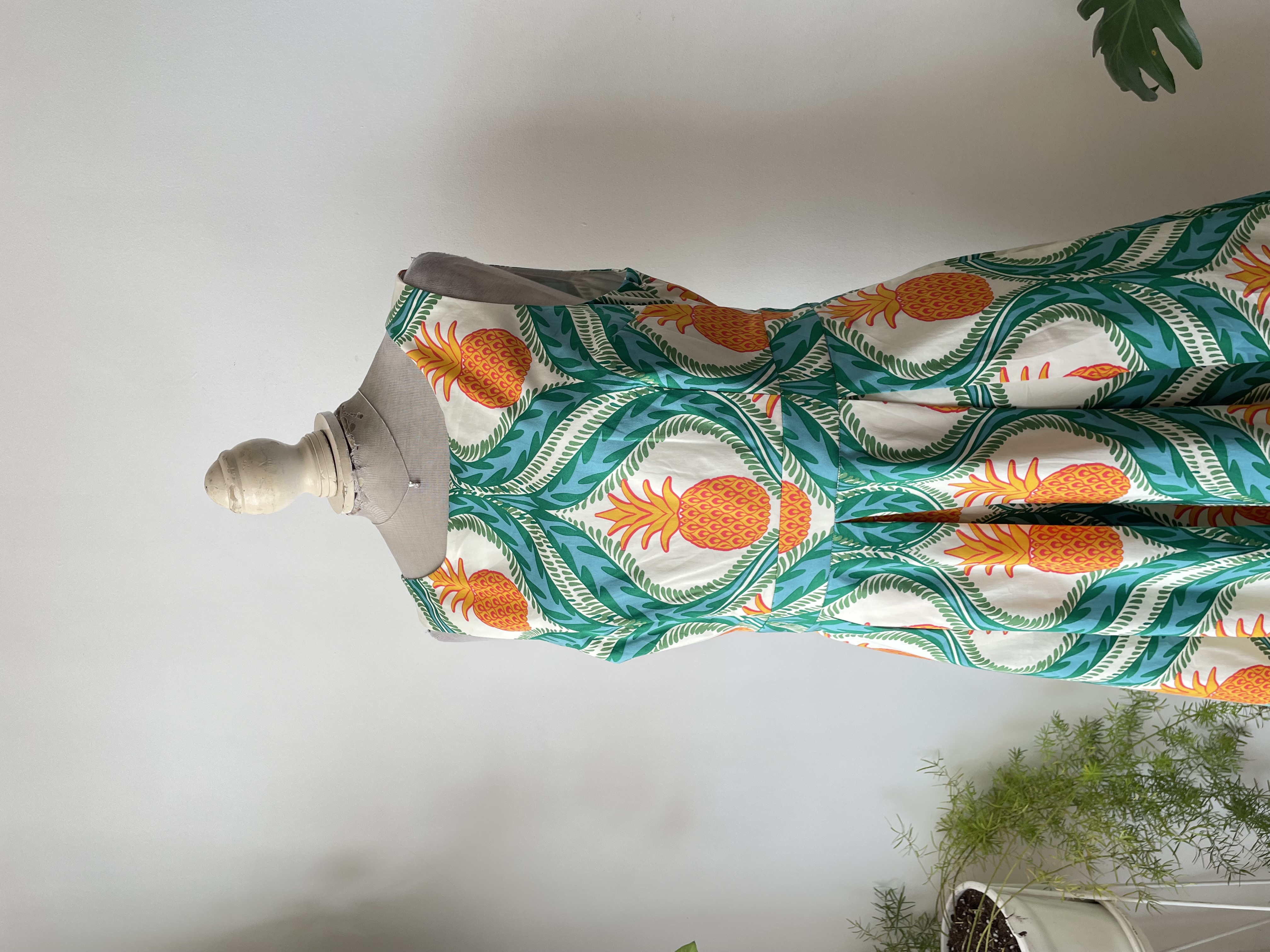 Vestido piñas. Talla: 14p (M) 3