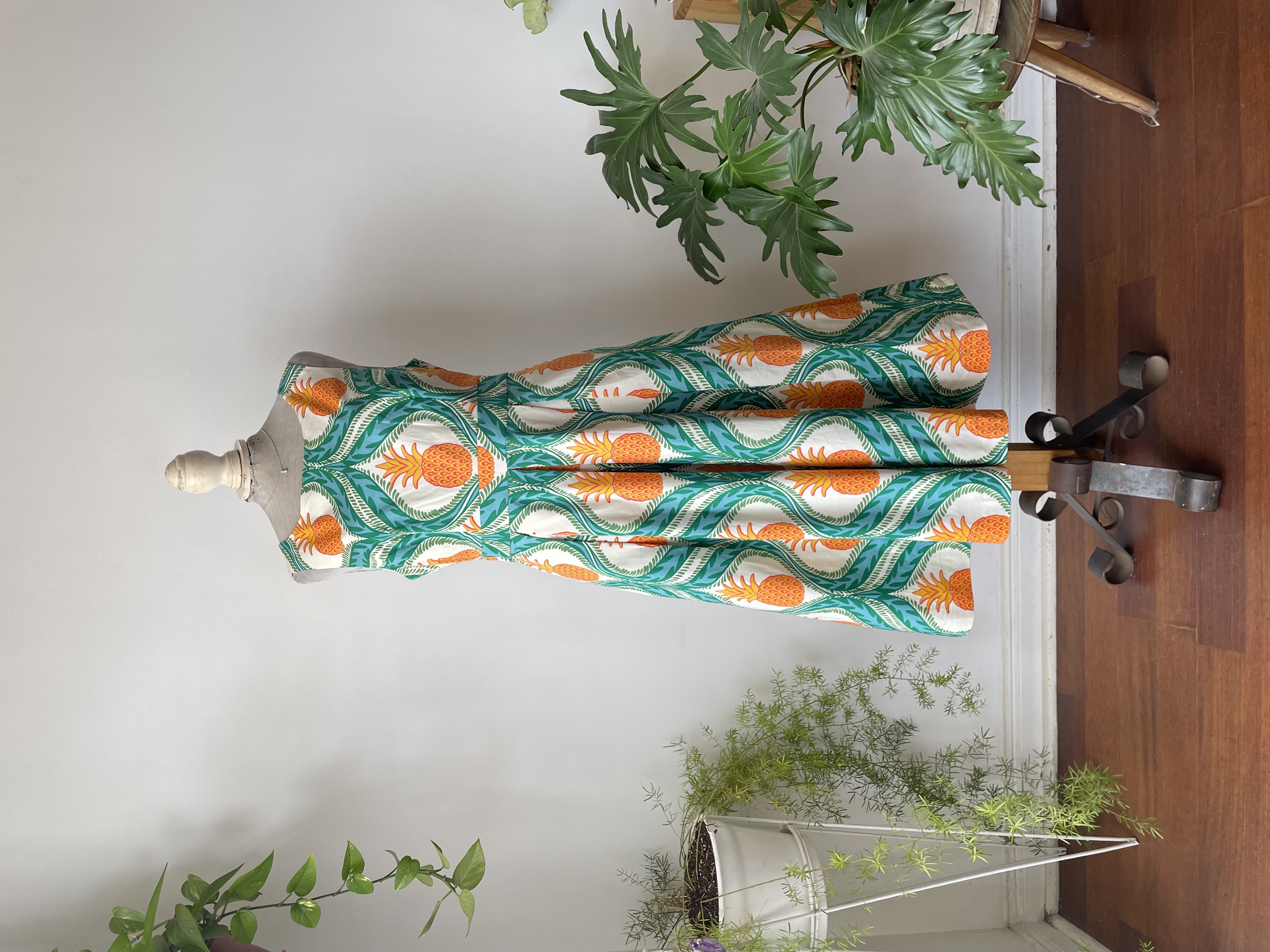 Vestido piñas. Talla: 14p (M) 1