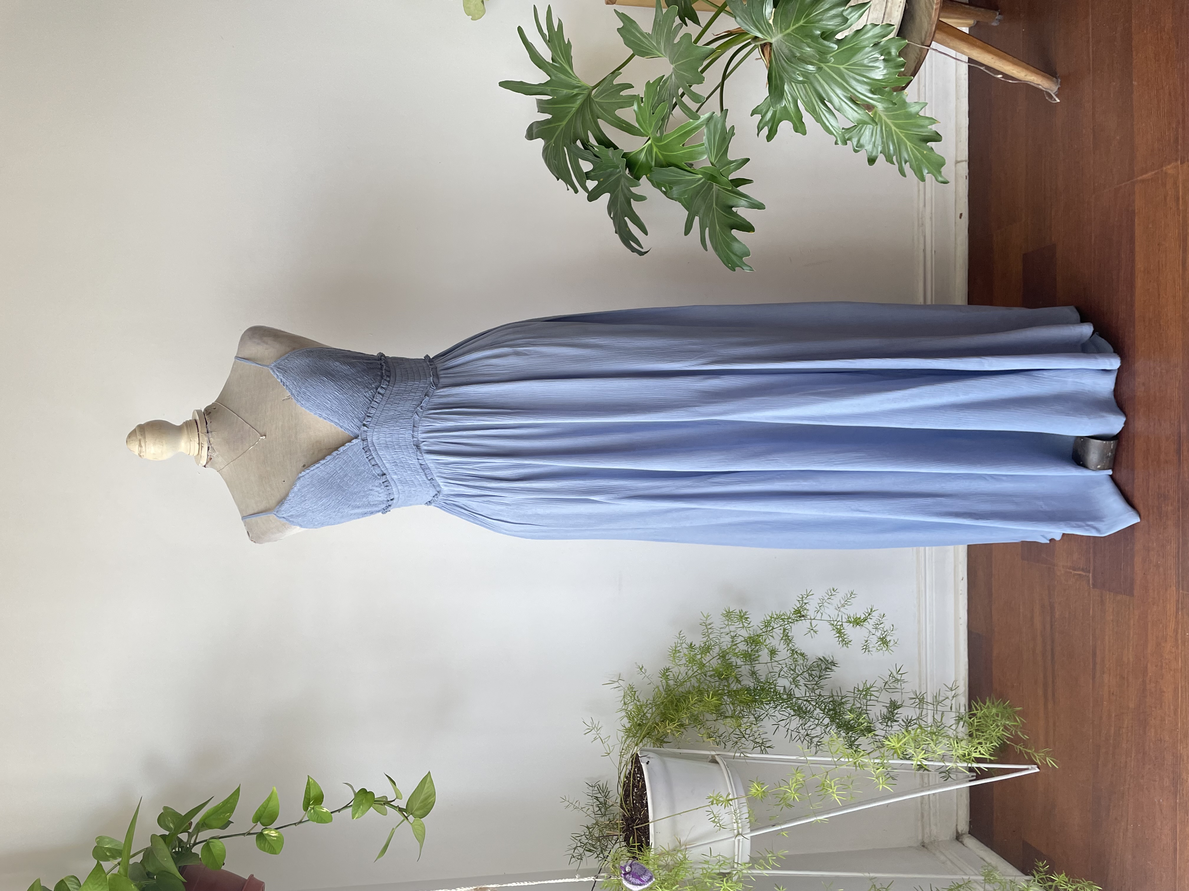 Vestido celeste. Talla: L 1