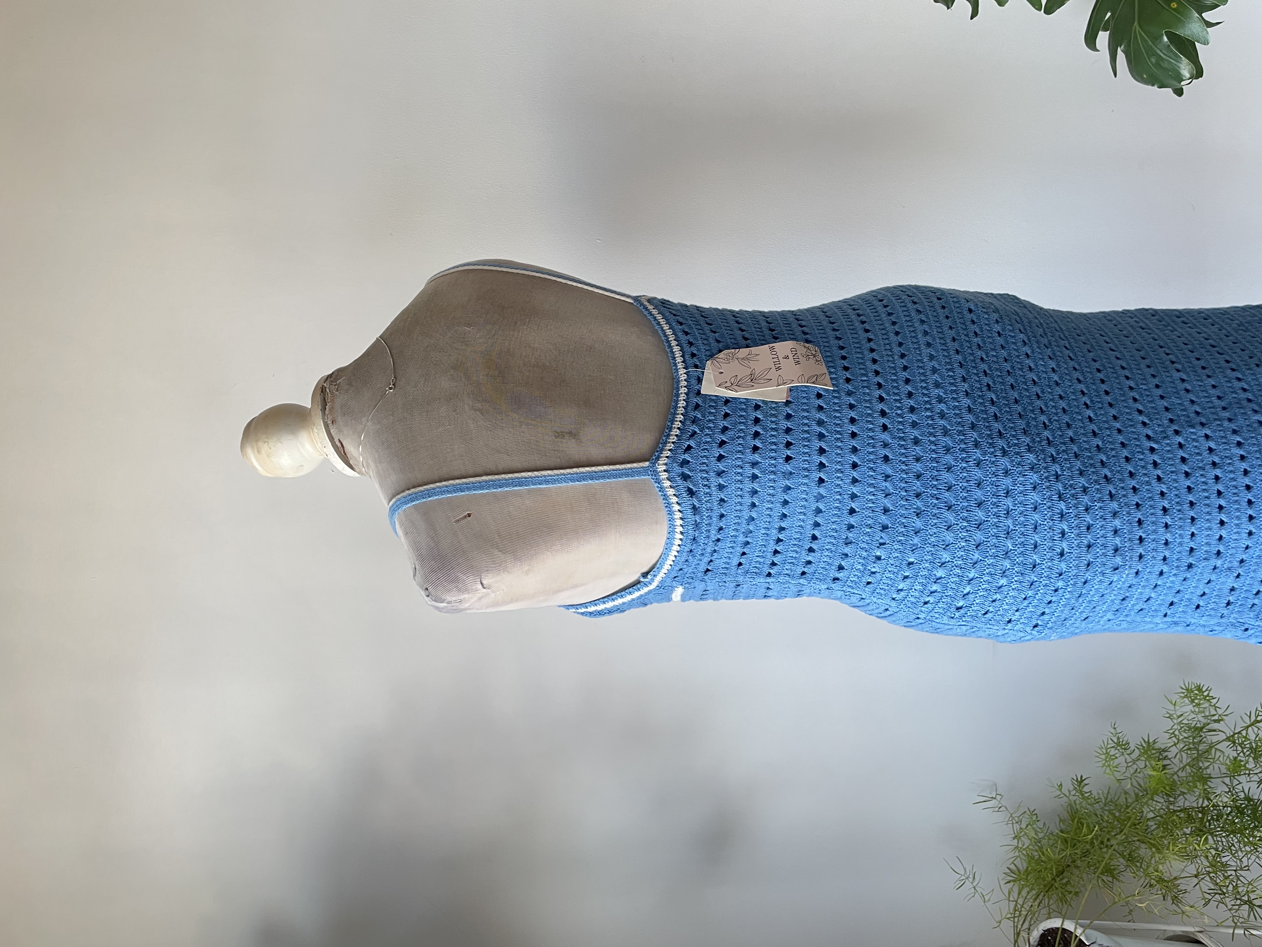 Vestido tejido celeste. Talla: M 2