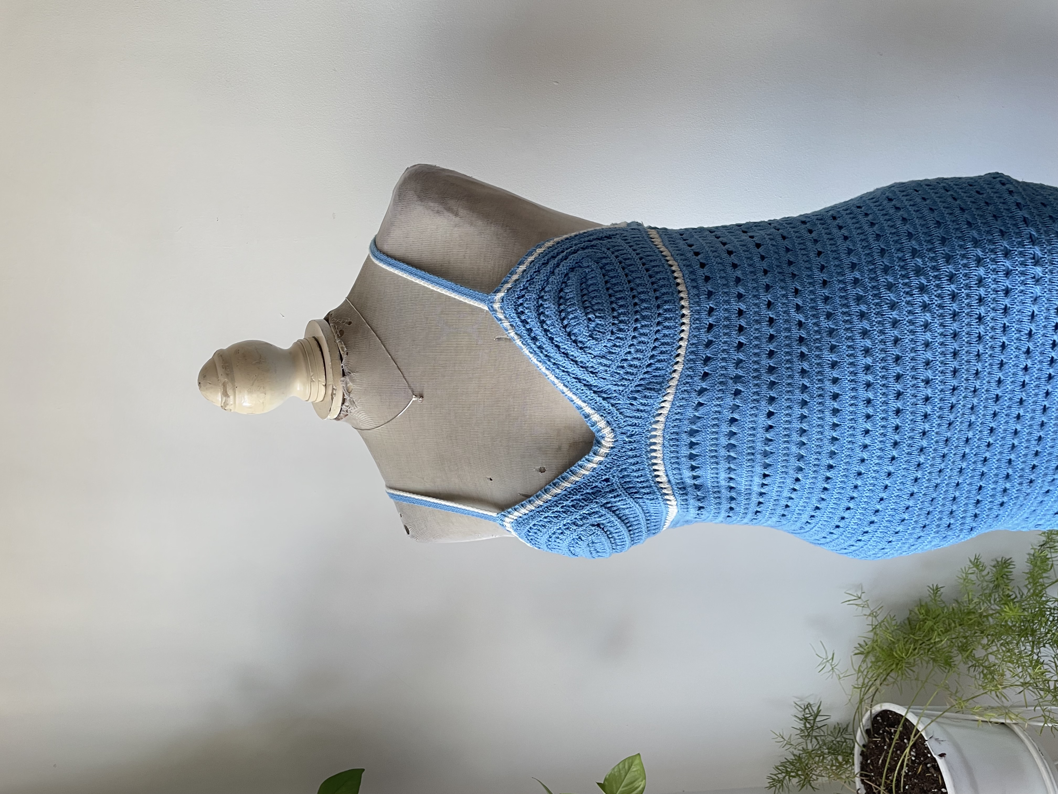 Vestido tejido celeste. Talla: M 3