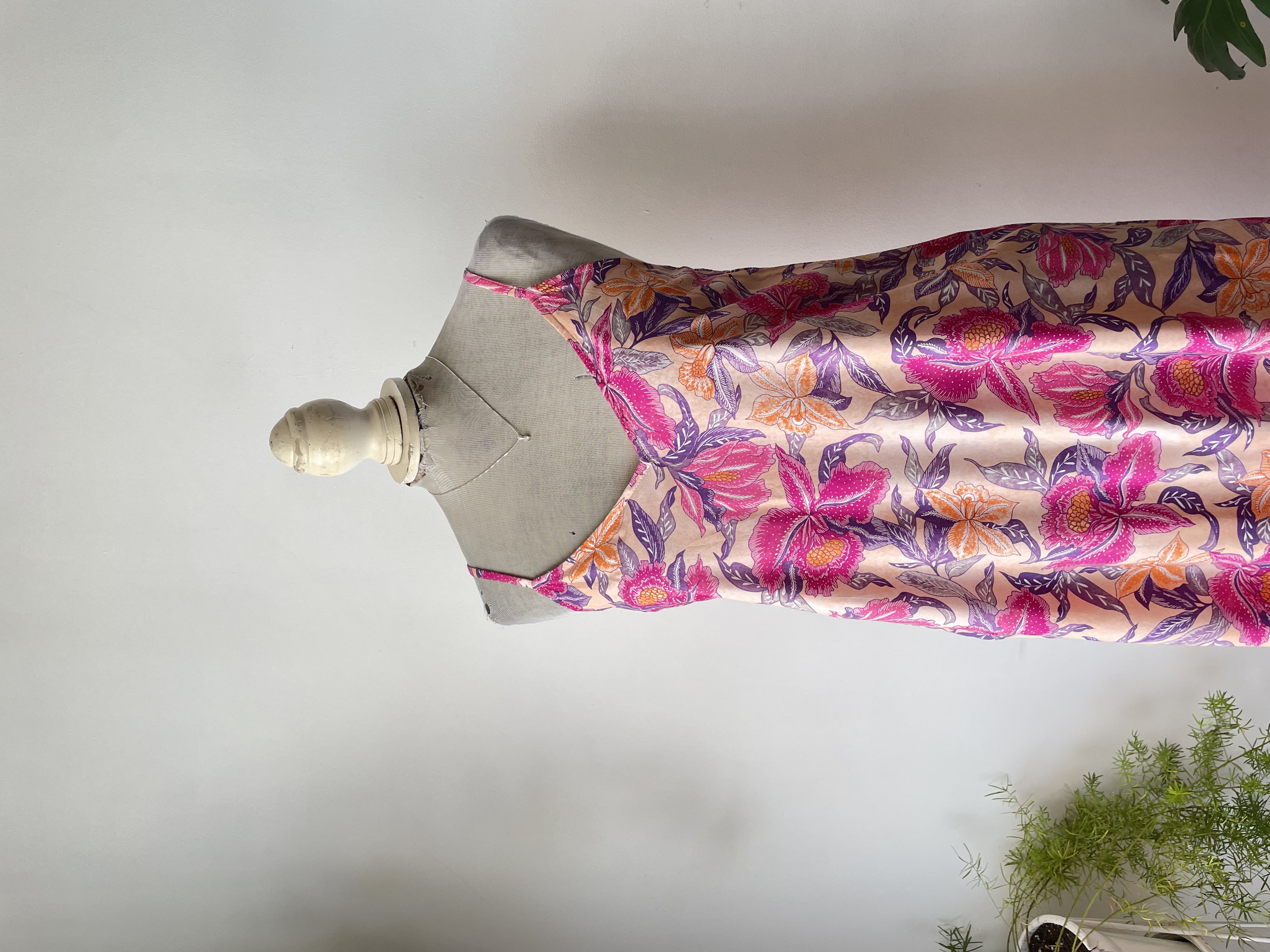 Vestido midi tropical. Talla: S holgado 2