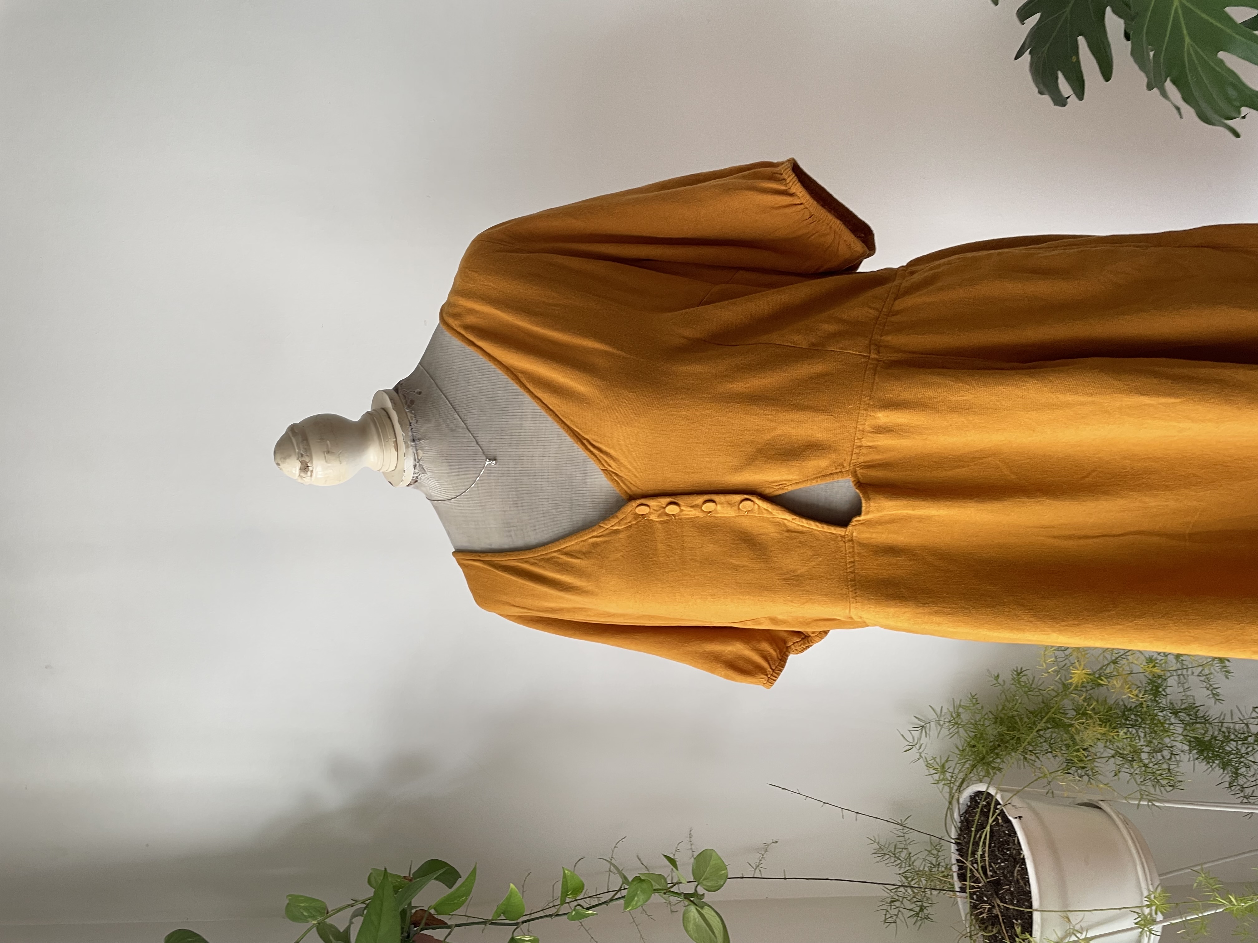 Vestido mostaza. Talla: XL 2