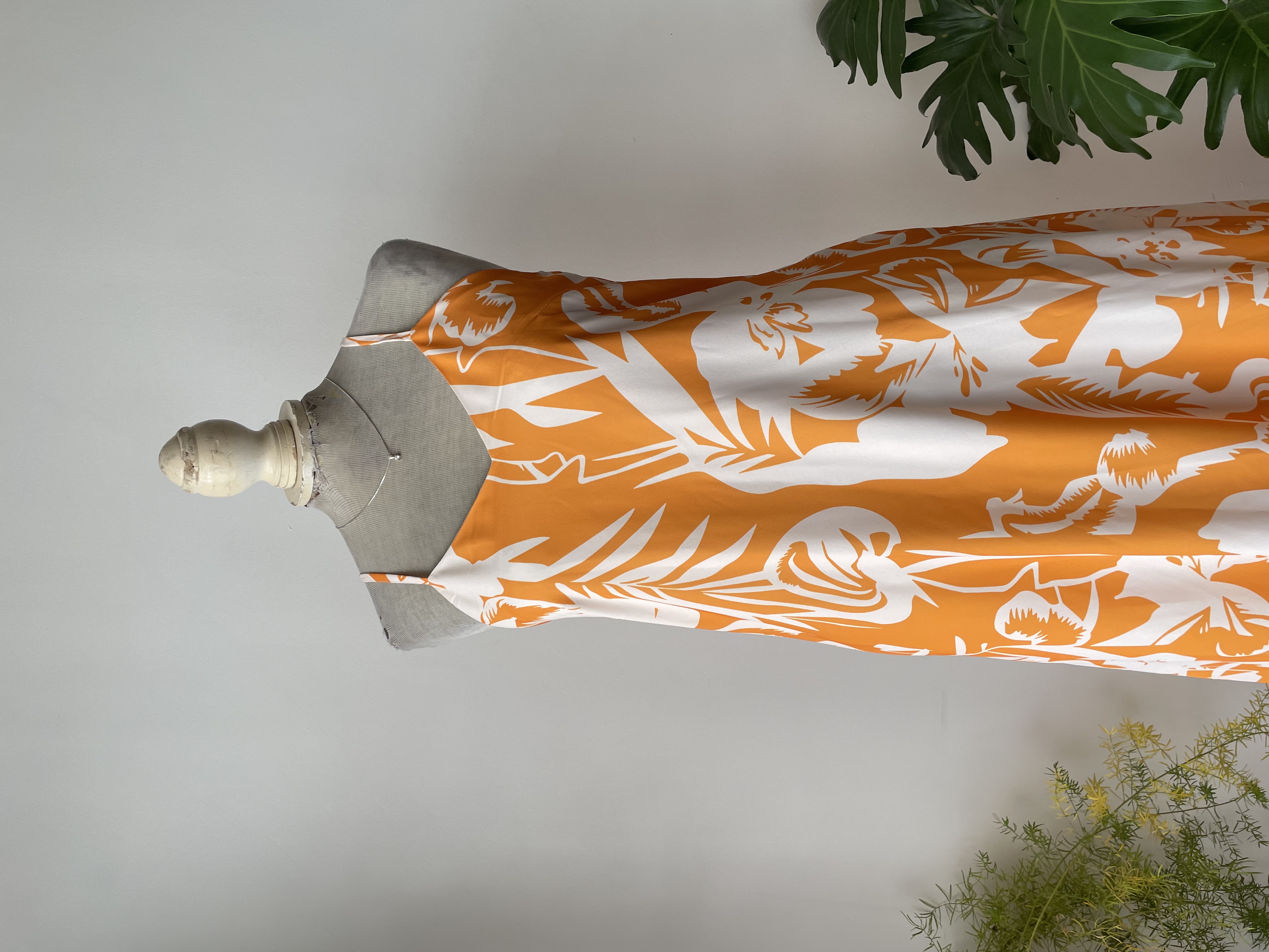 Vestido naranja. Talla: S 2