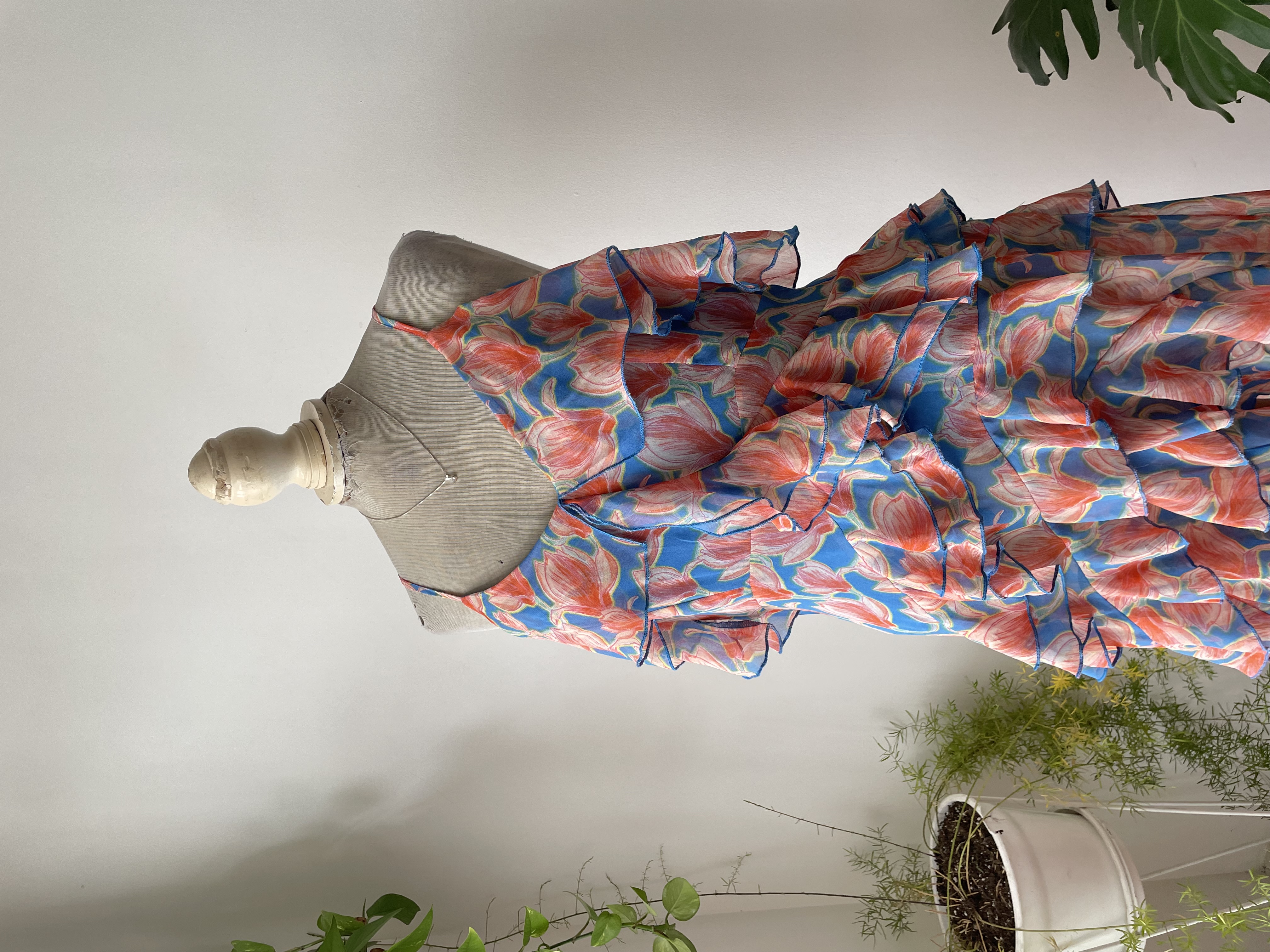 Vestido vuelos. Talla: L chico (m) 4