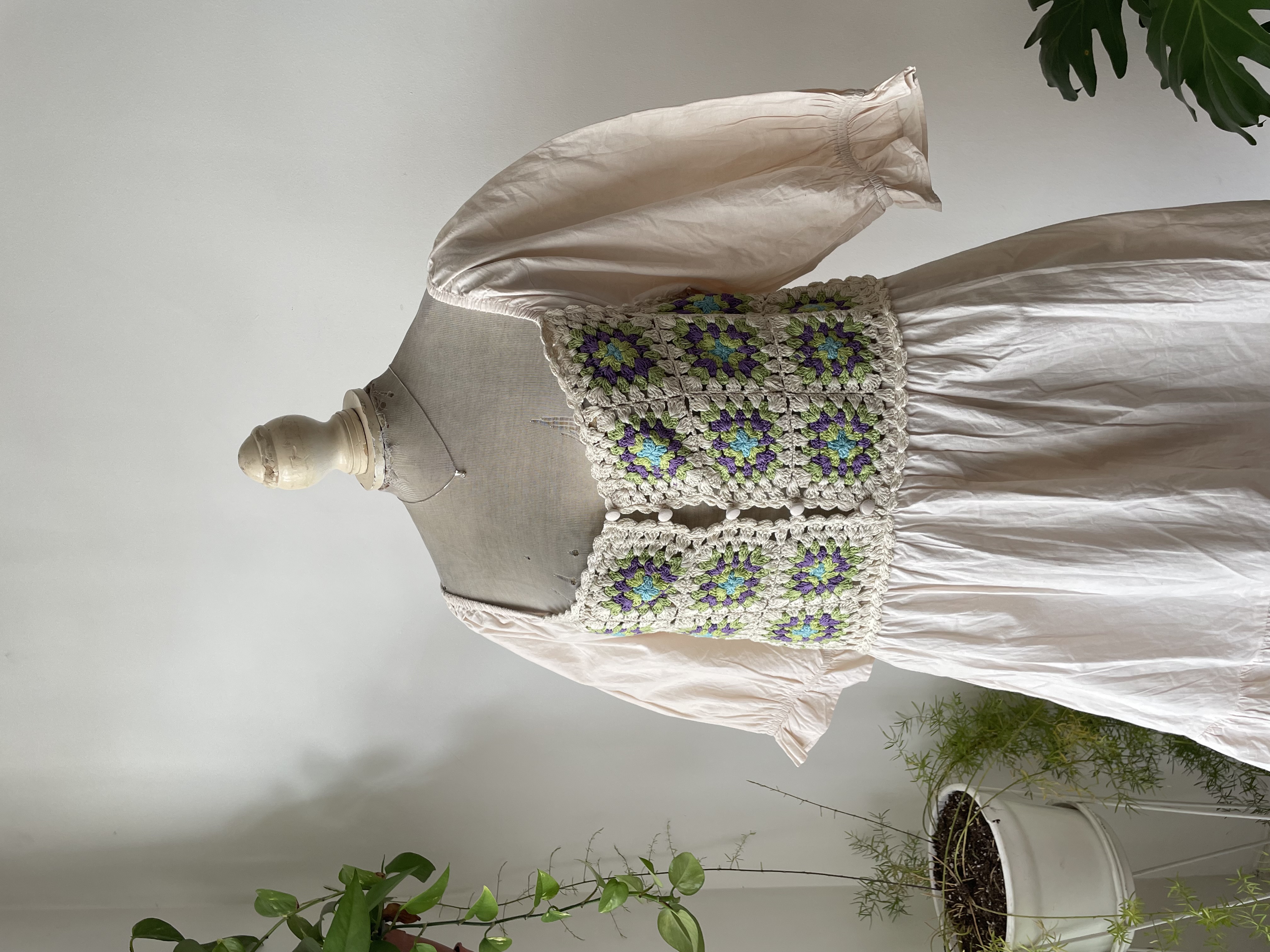 Vestido crochet. Talla: 12 (M) 2