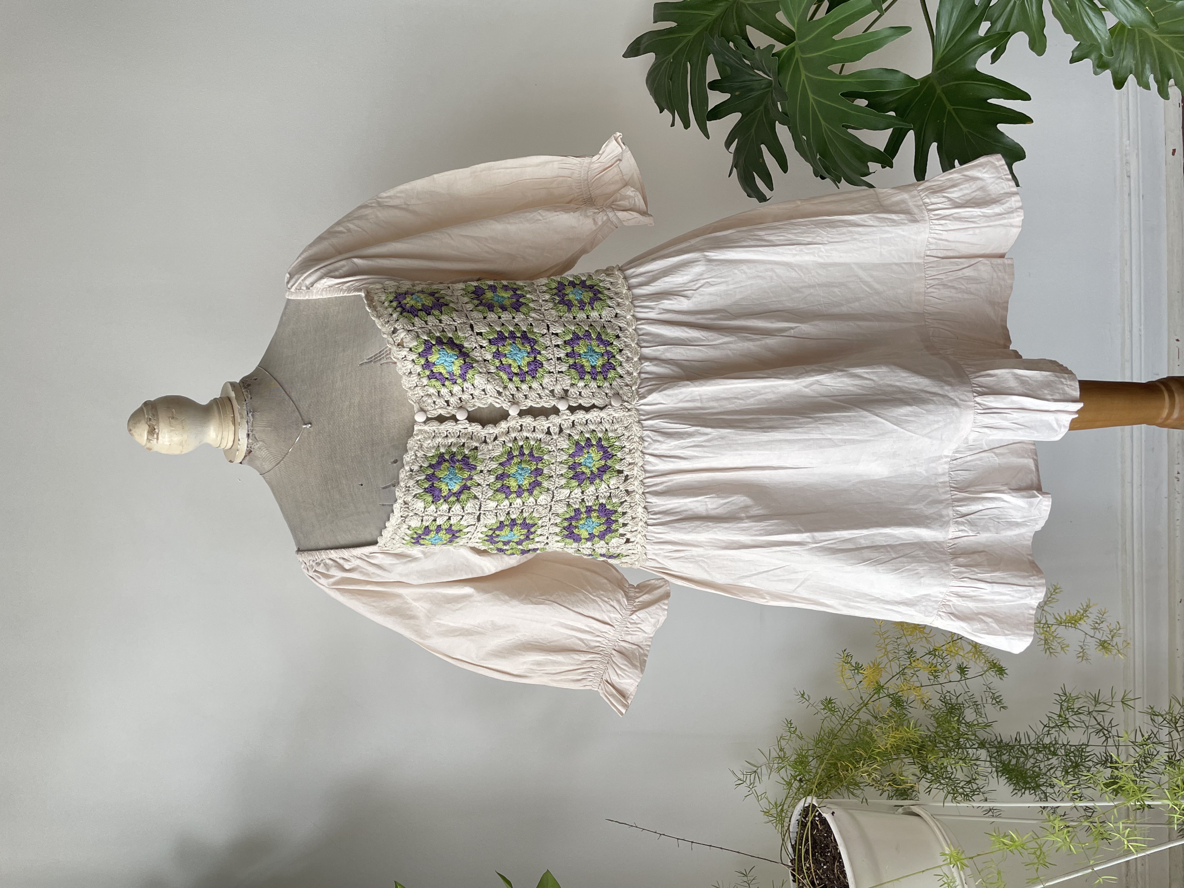 Vestido crochet. Talla: 12 (M) 1