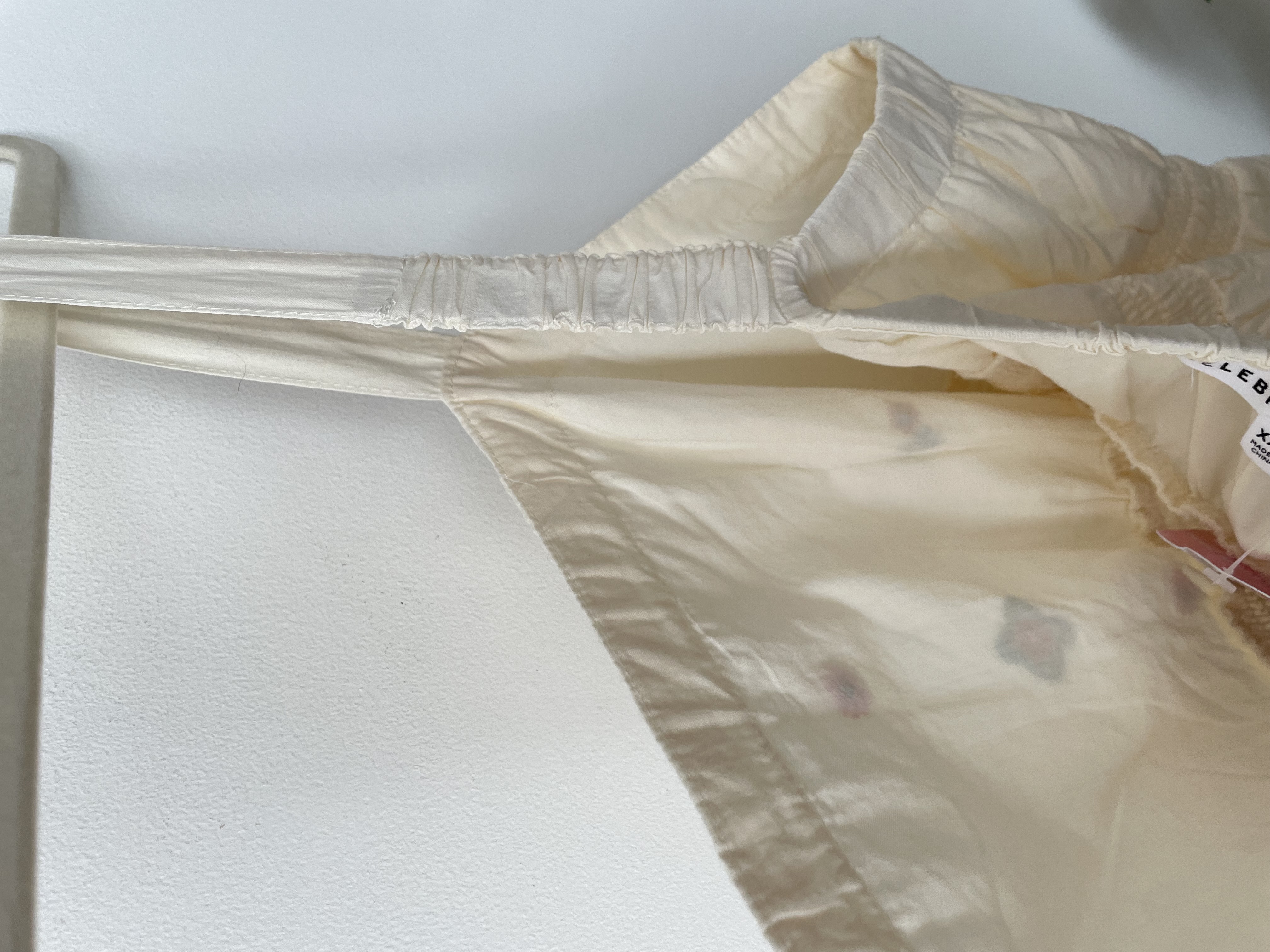 Polera crema. Talla: 2XL (XL) 4