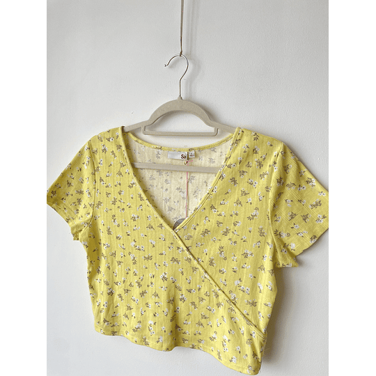 Polera amarilla. Talla: L 