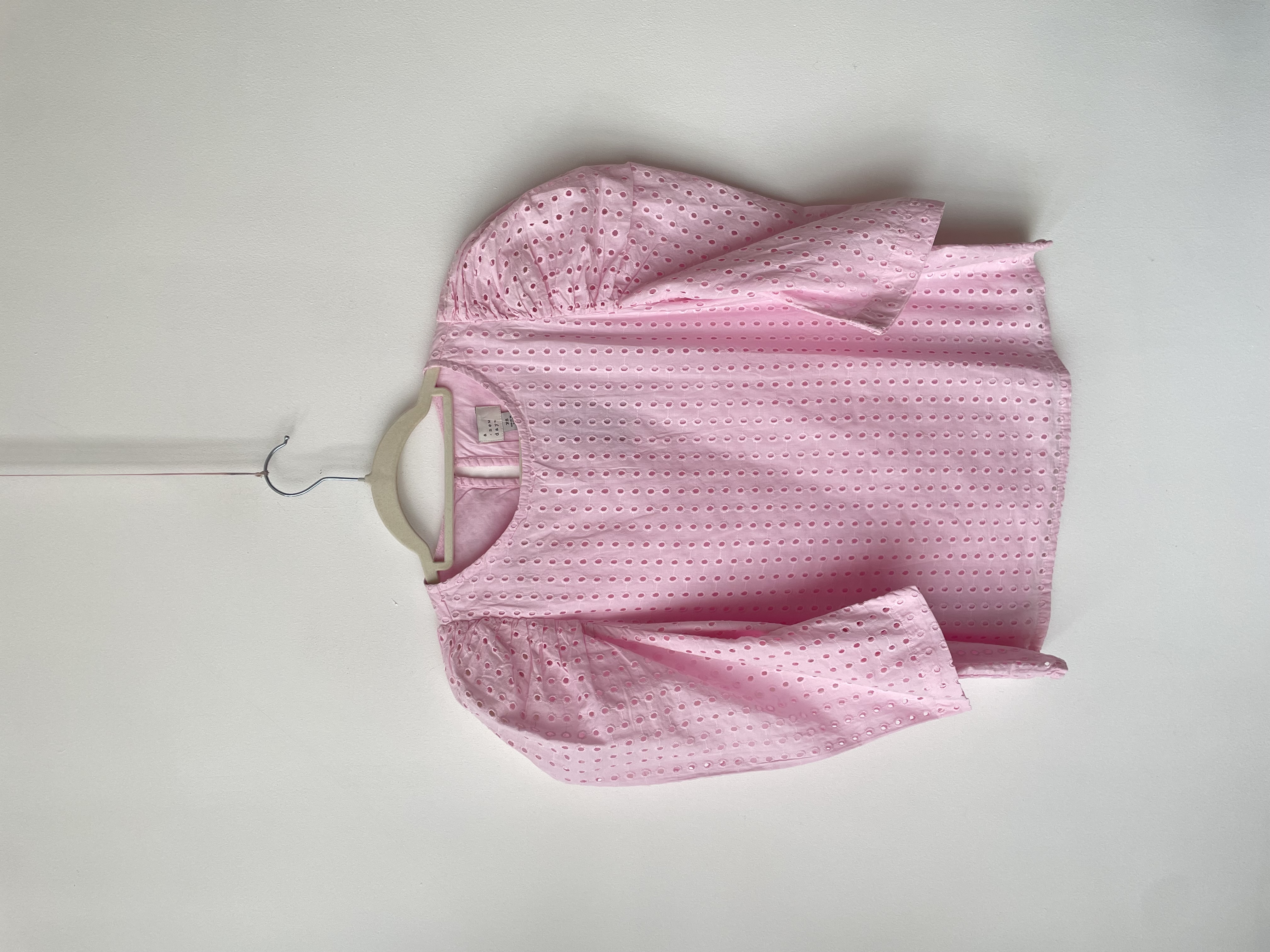 Blusa broderié rosa. Talla: XS 1