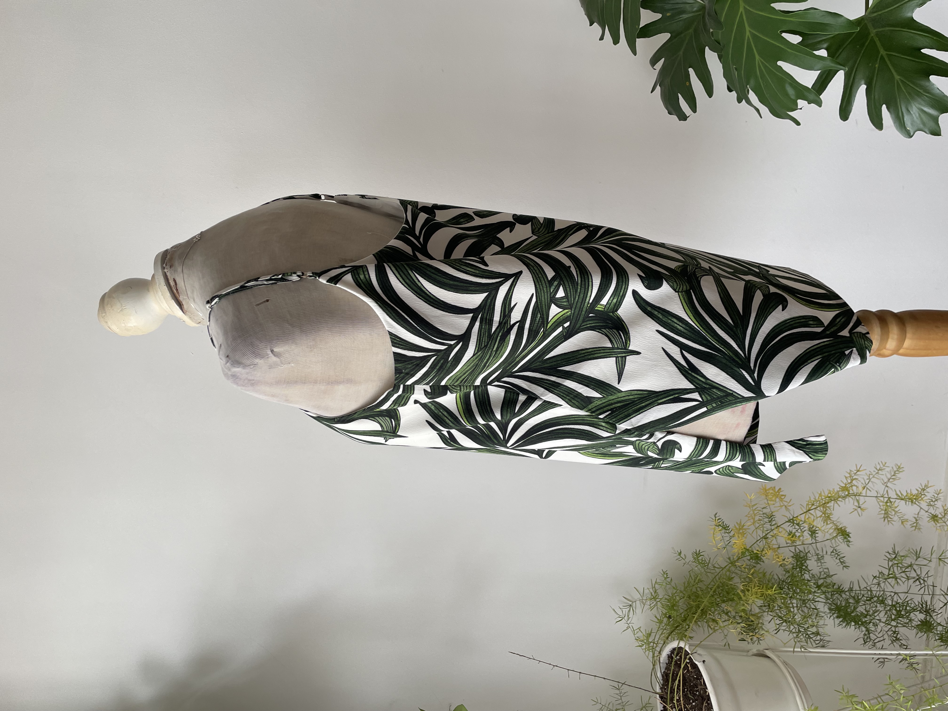 Mini vestido tropical. Talla: M 4