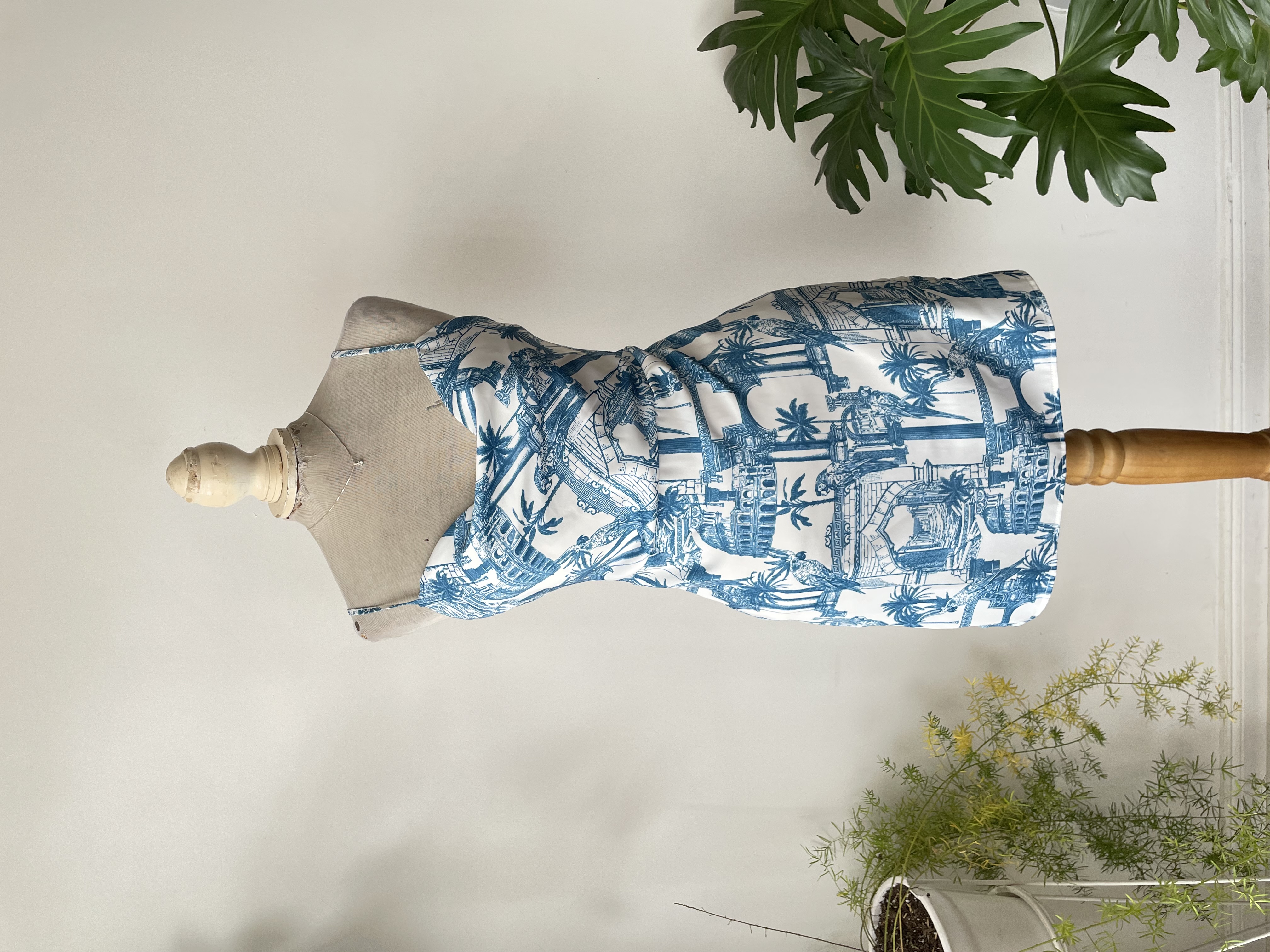 Vestido tropical. Talla: S CHICO 1