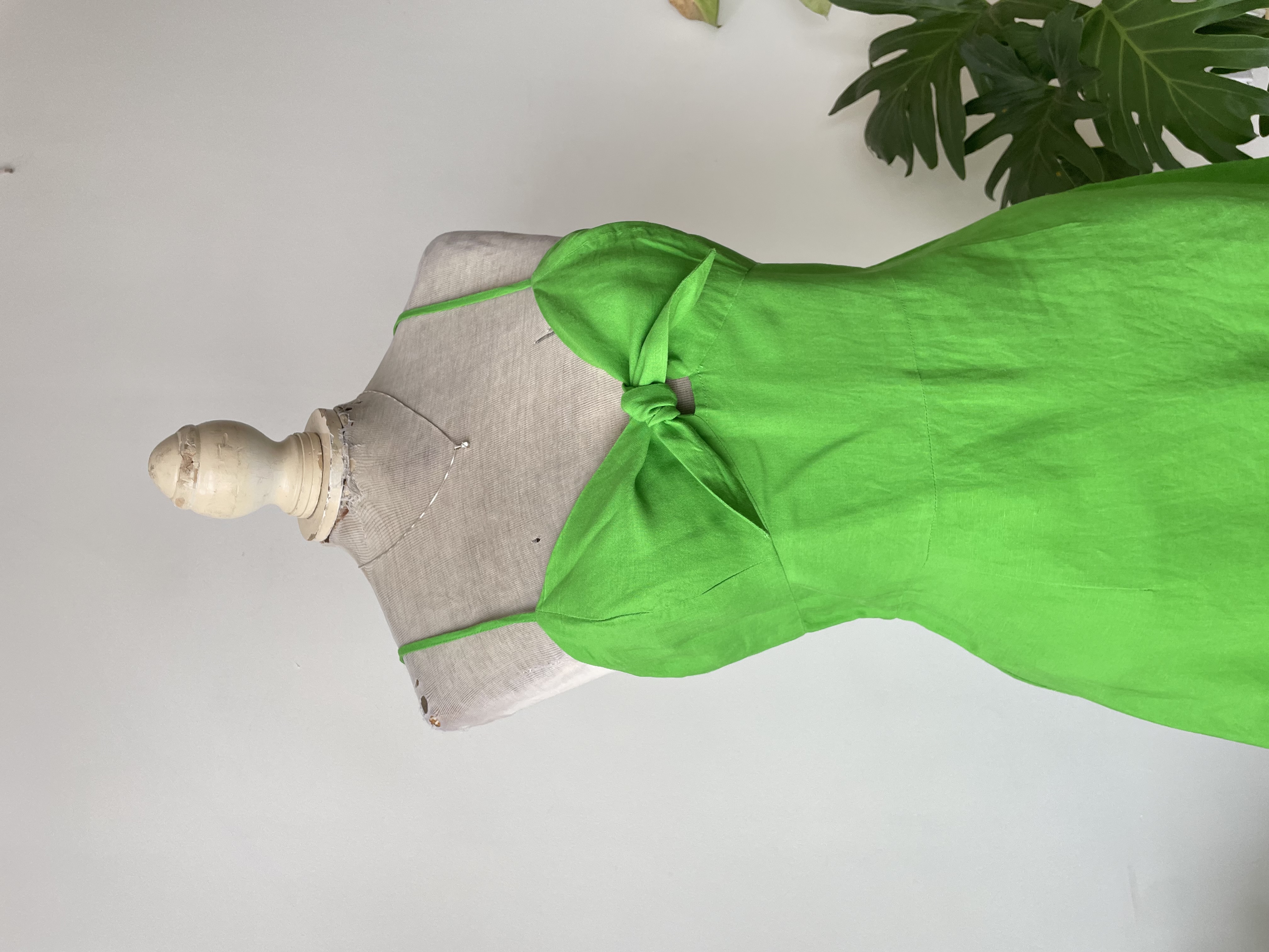 Vestido verde. Talla: S 3