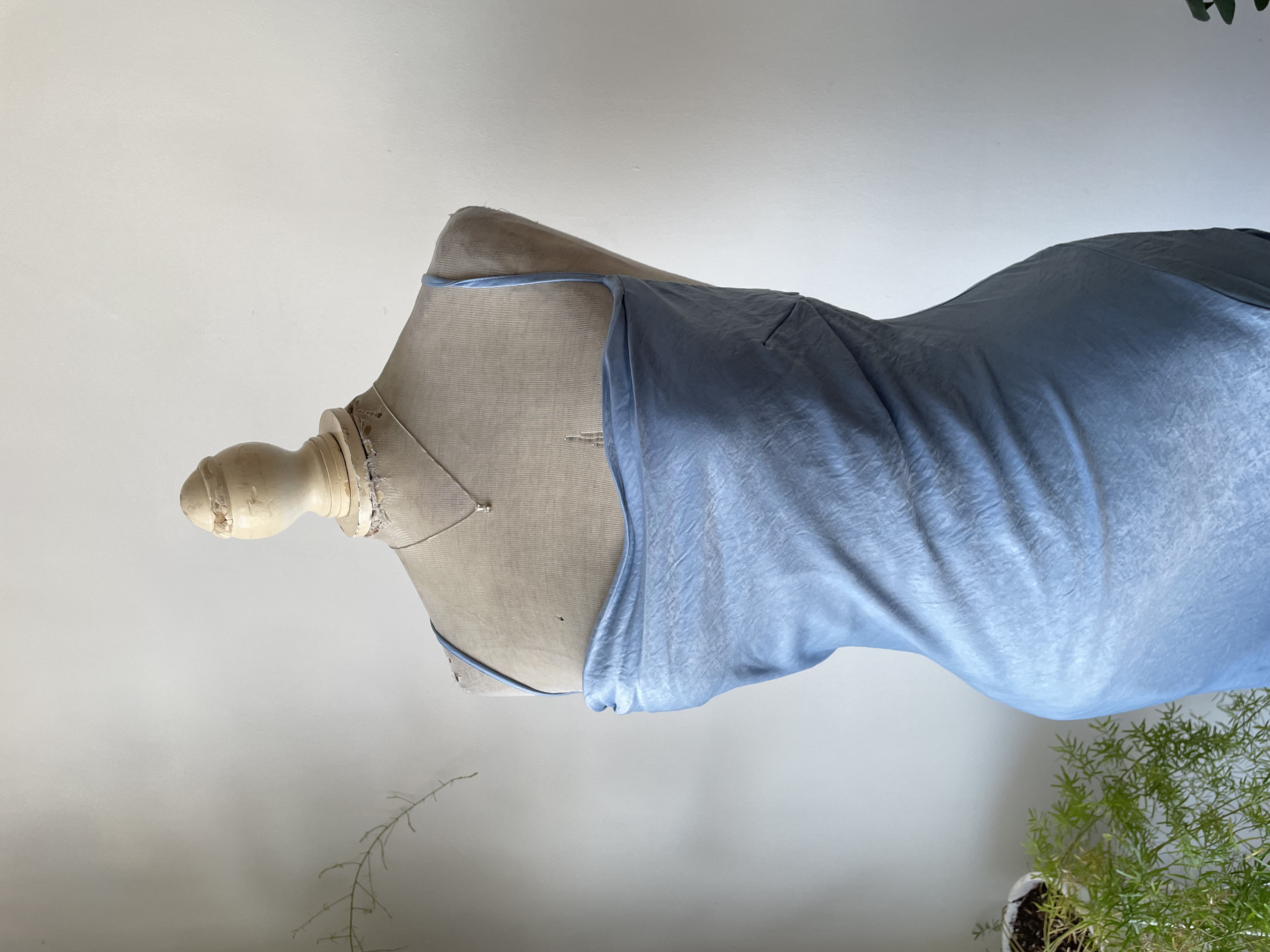 Vestido satén celeste: talla: S 5