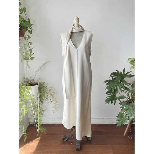 Vestido crema lazo. Talla: L