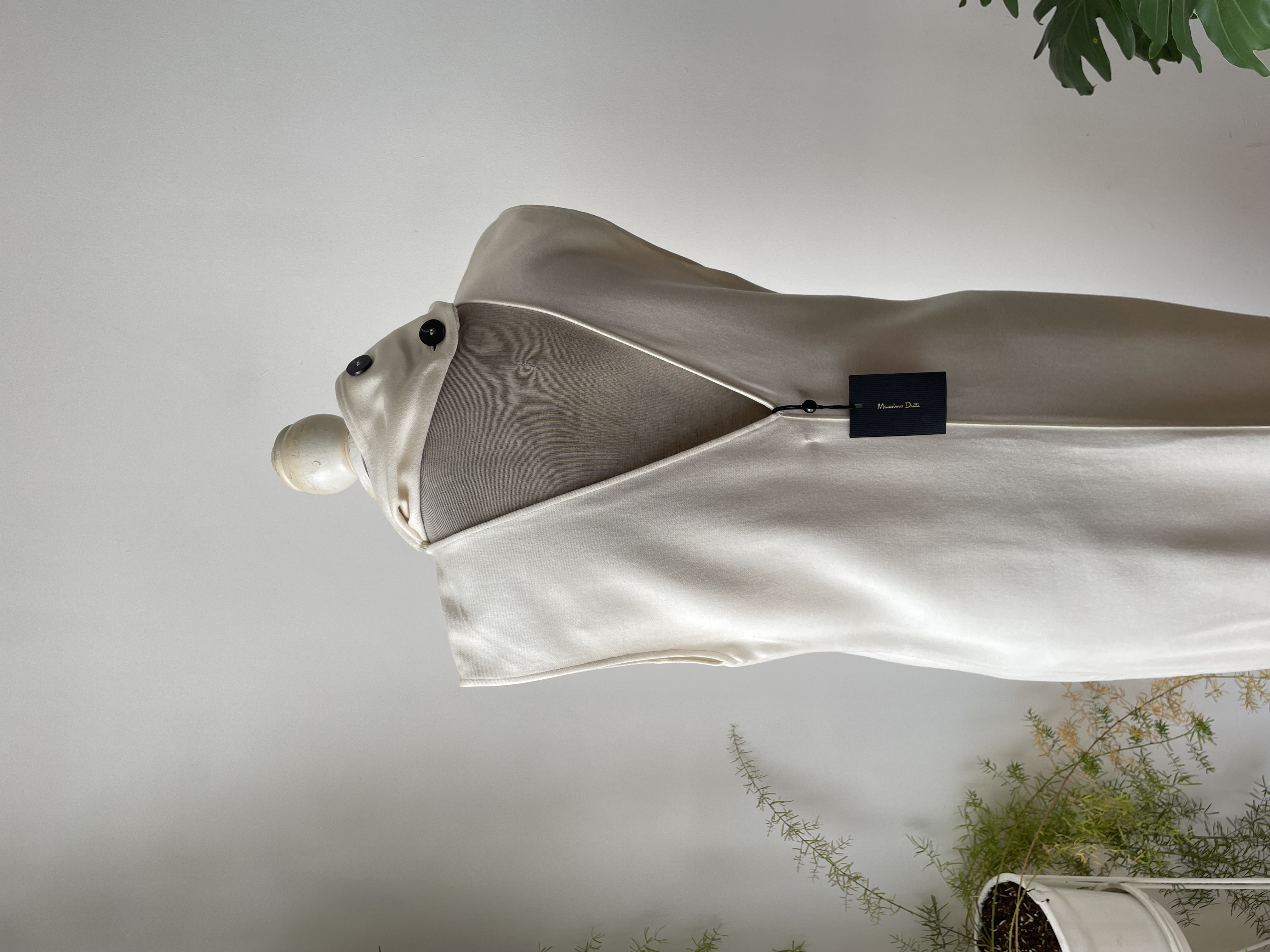 Vestido crema lazo. Talla: L 3