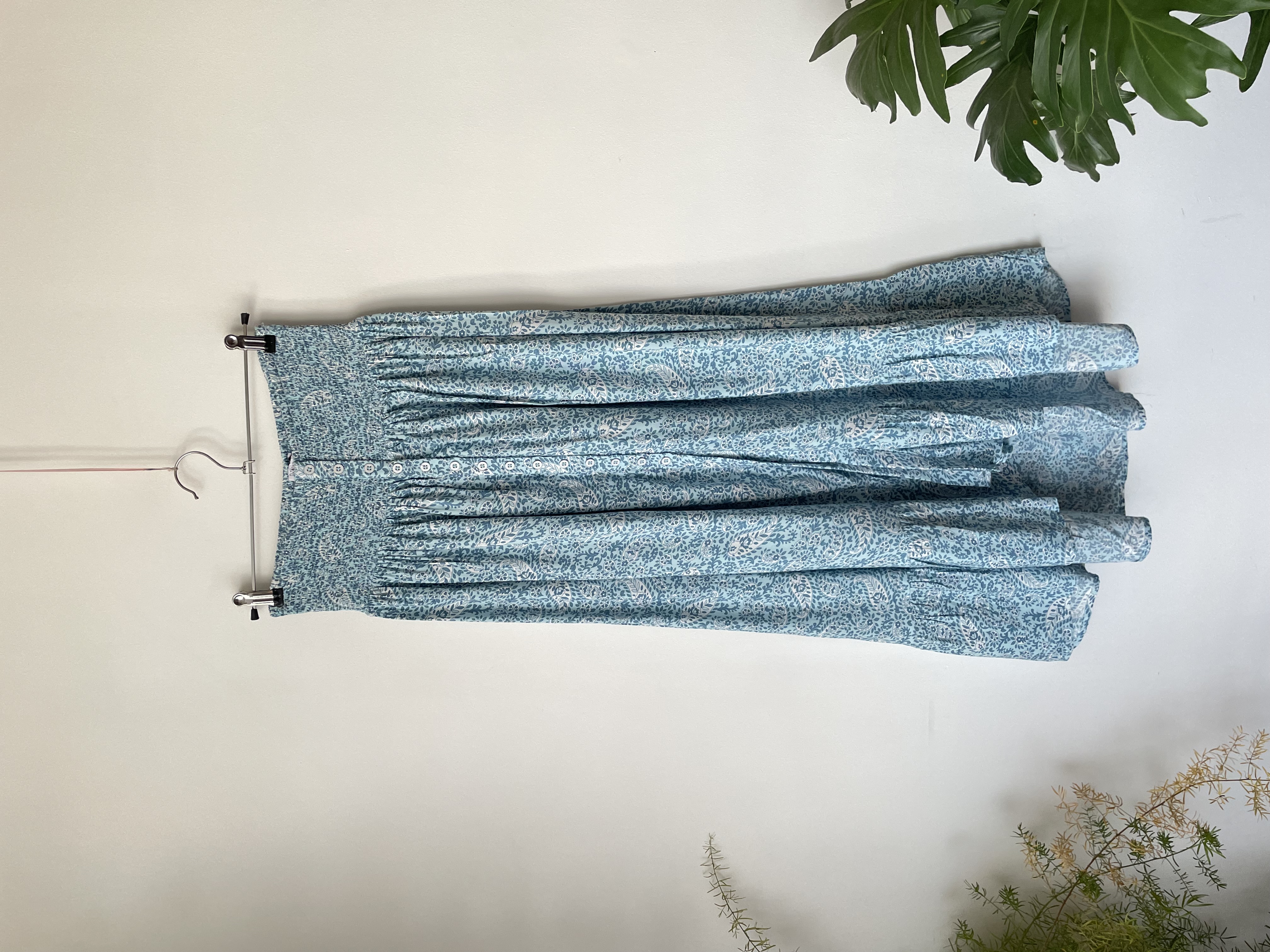 Falda celeste. Talla M  1