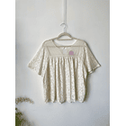 Polera crema. Talla: XL 1