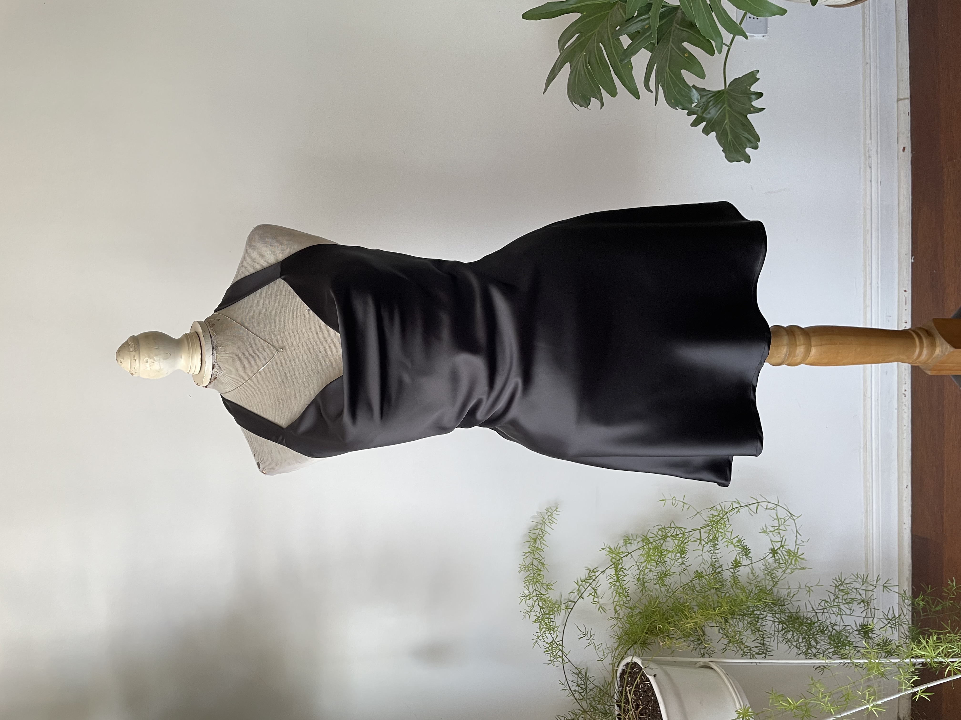 Vestido satinado lazo. Talla: XS 1