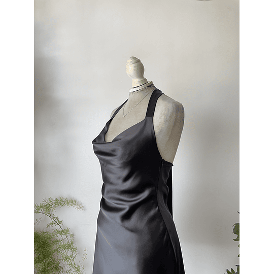 Vestido satinado lazo. Talla: XS