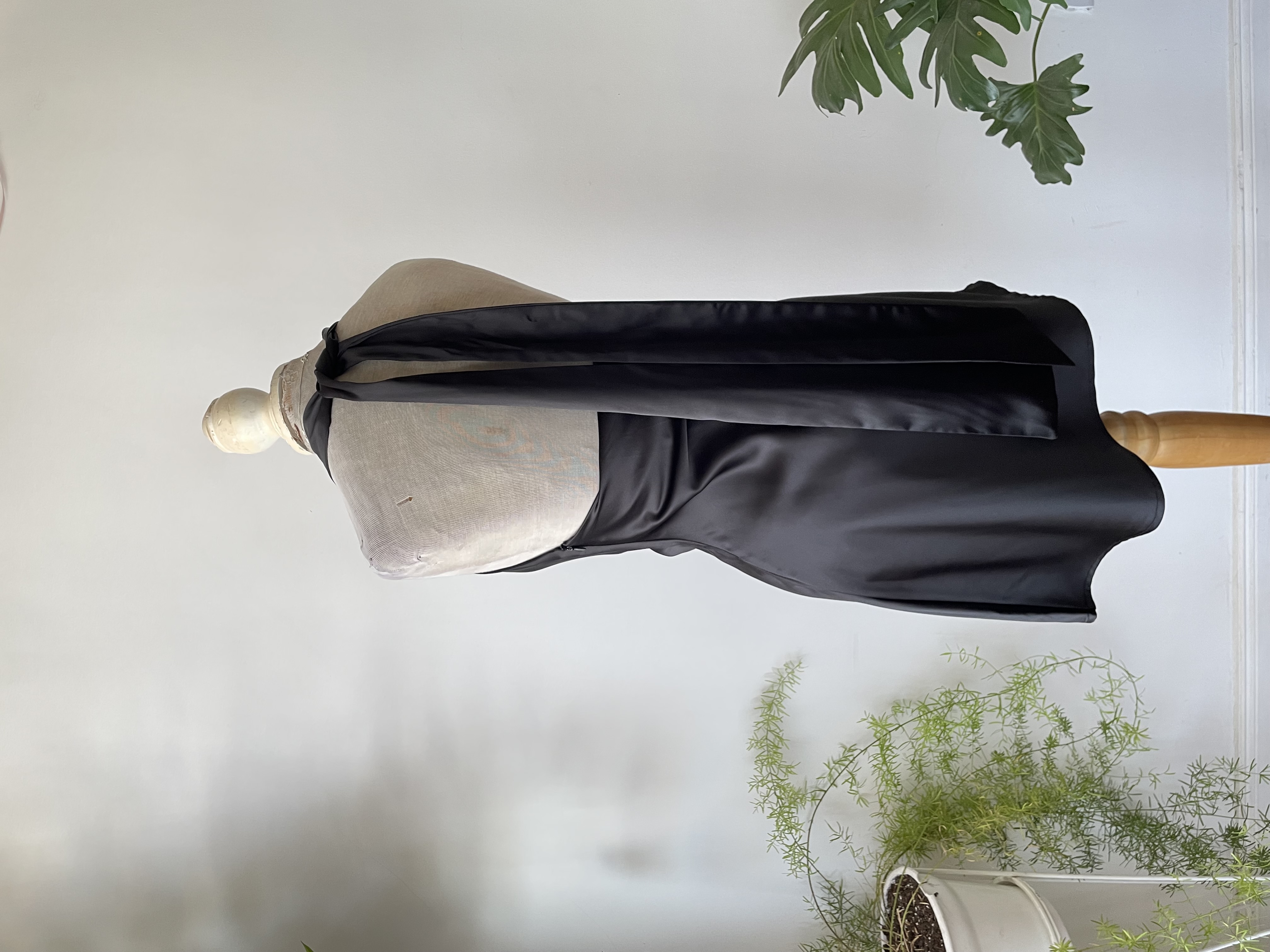 Vestido satinado lazo. Talla: XS 4