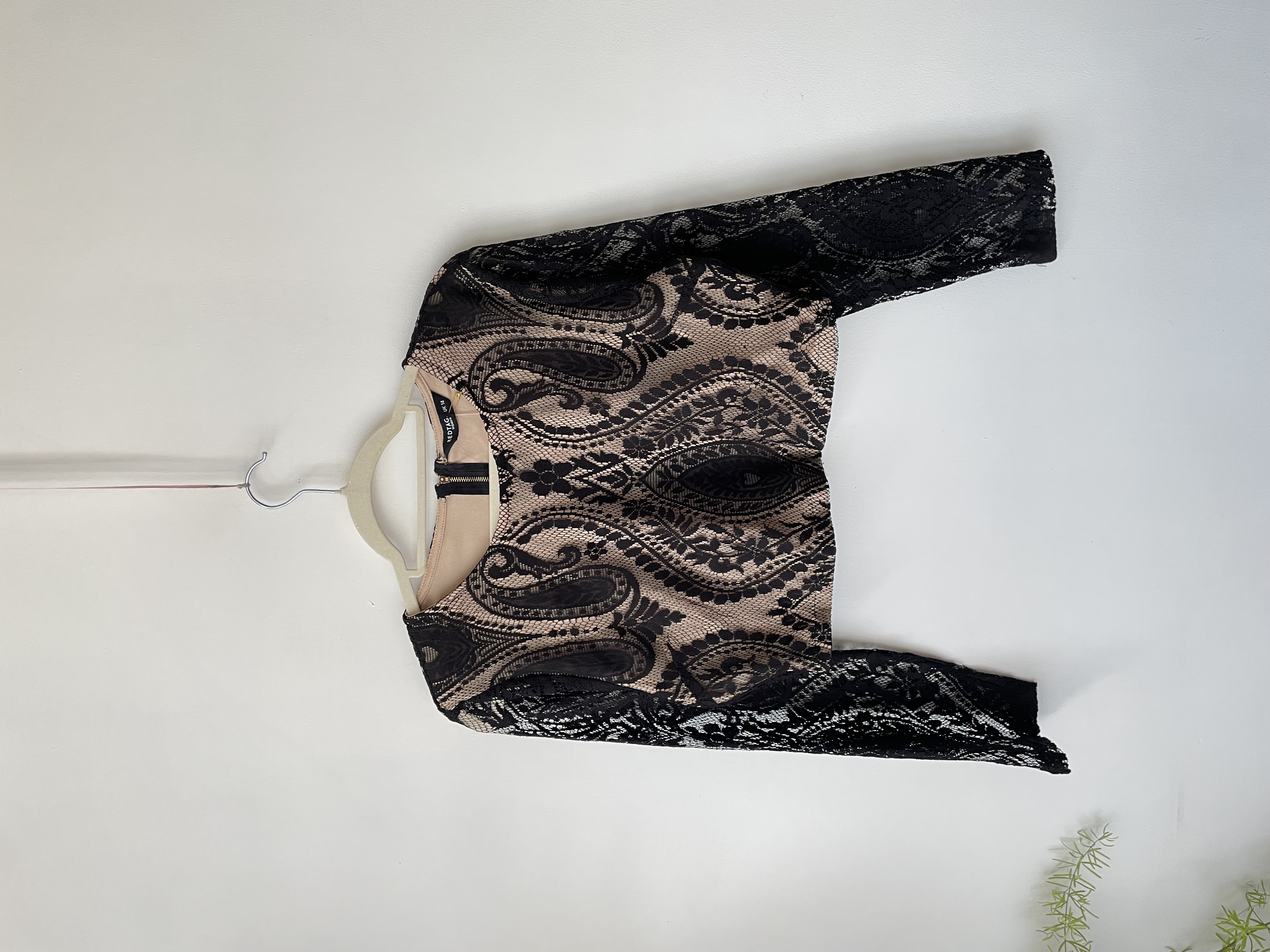 Top encaje. Talla: 14 (L) 1