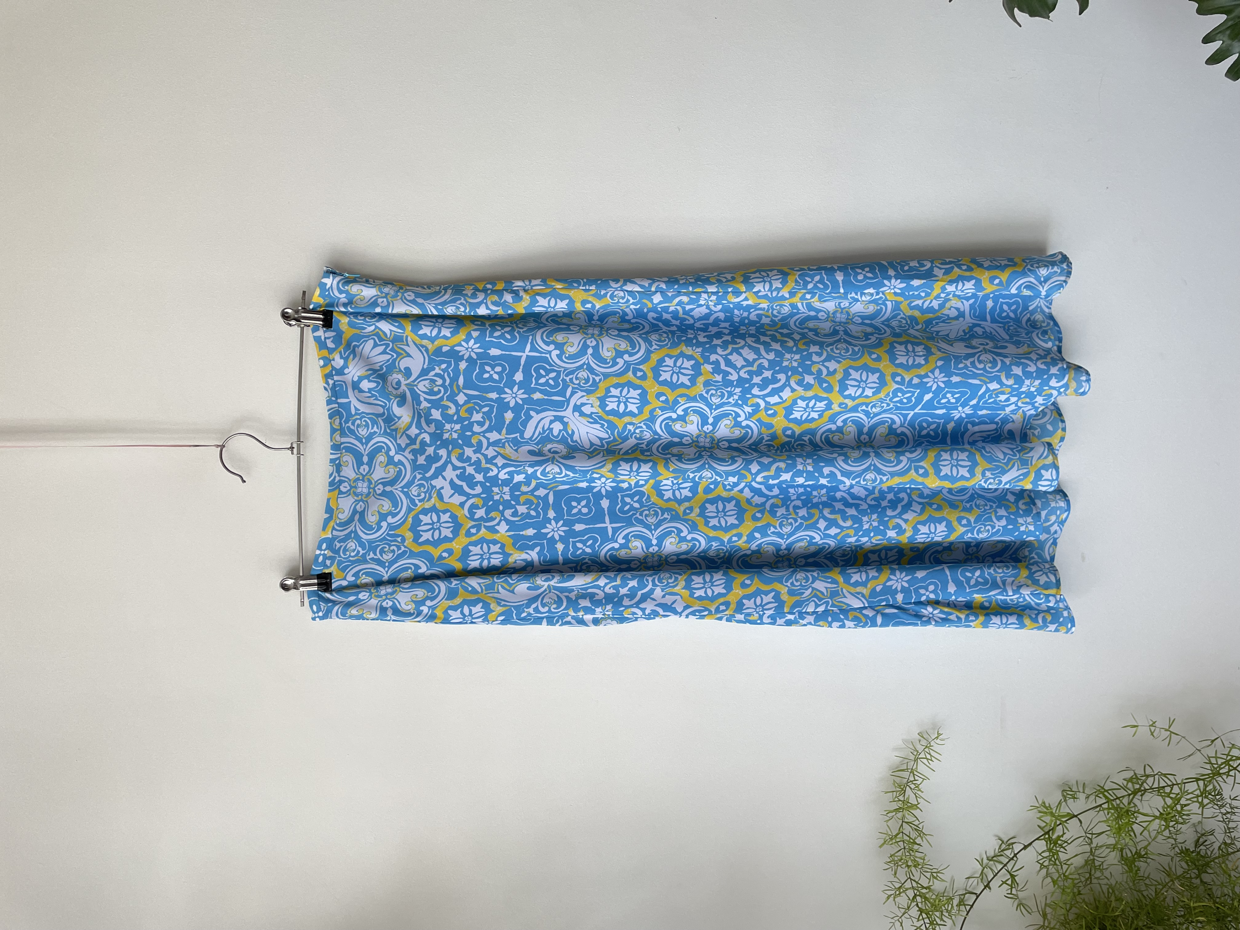 Falda celeste. Talla: M 1