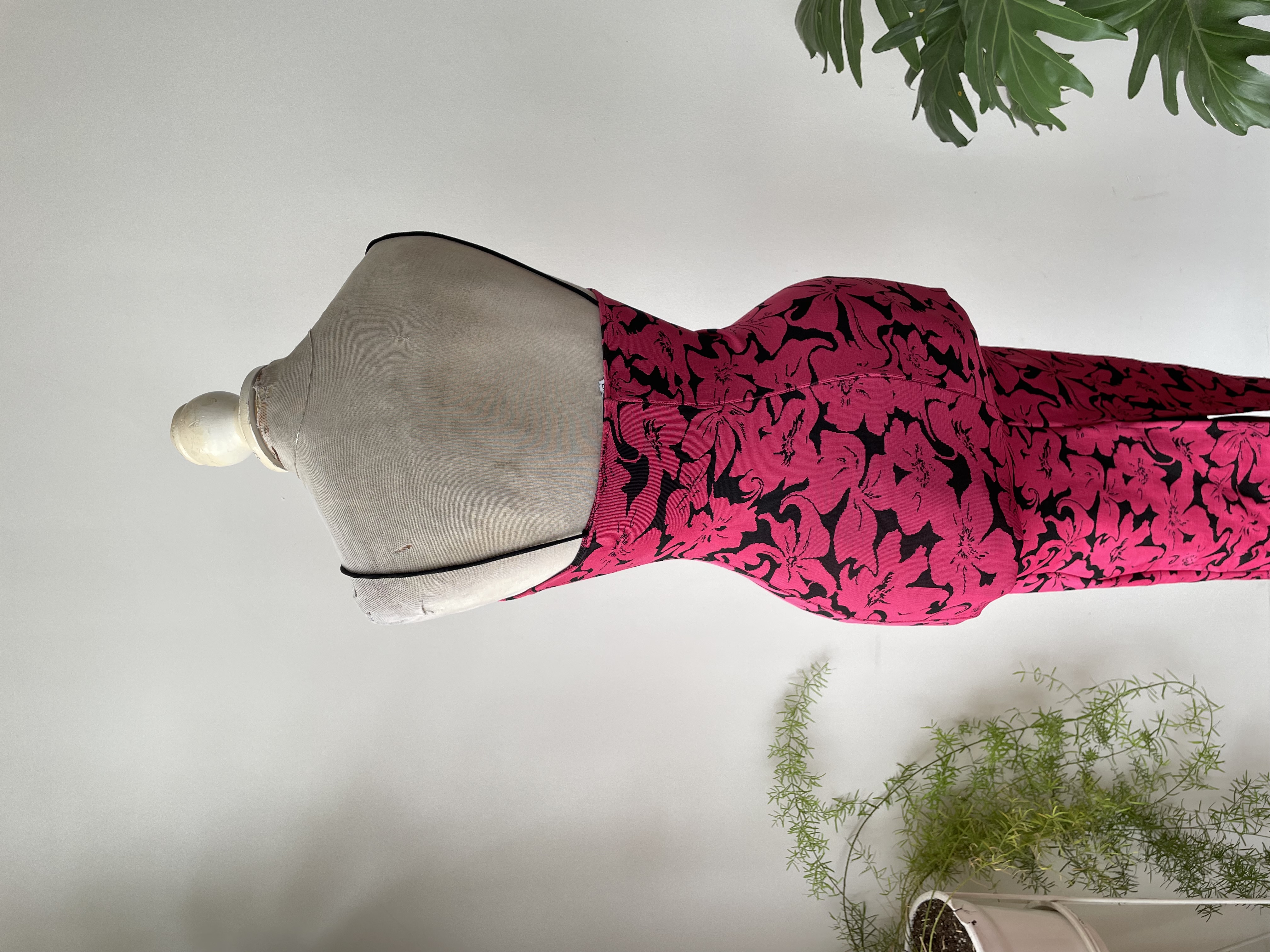 Vestido hilo fucsia. Talla: S  4