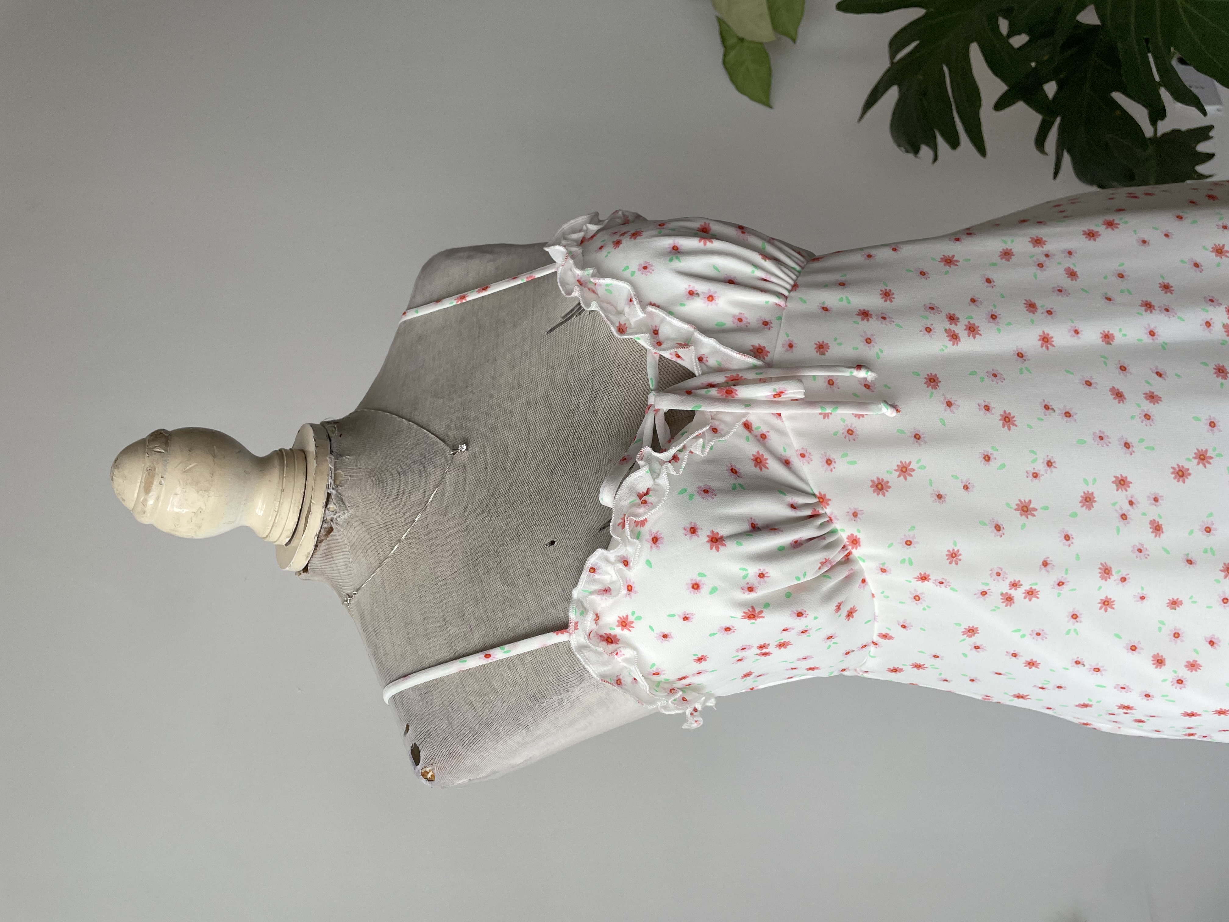 Vestido gasa flores. Talla: M 4