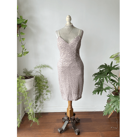 Vestido lace. Talla: M