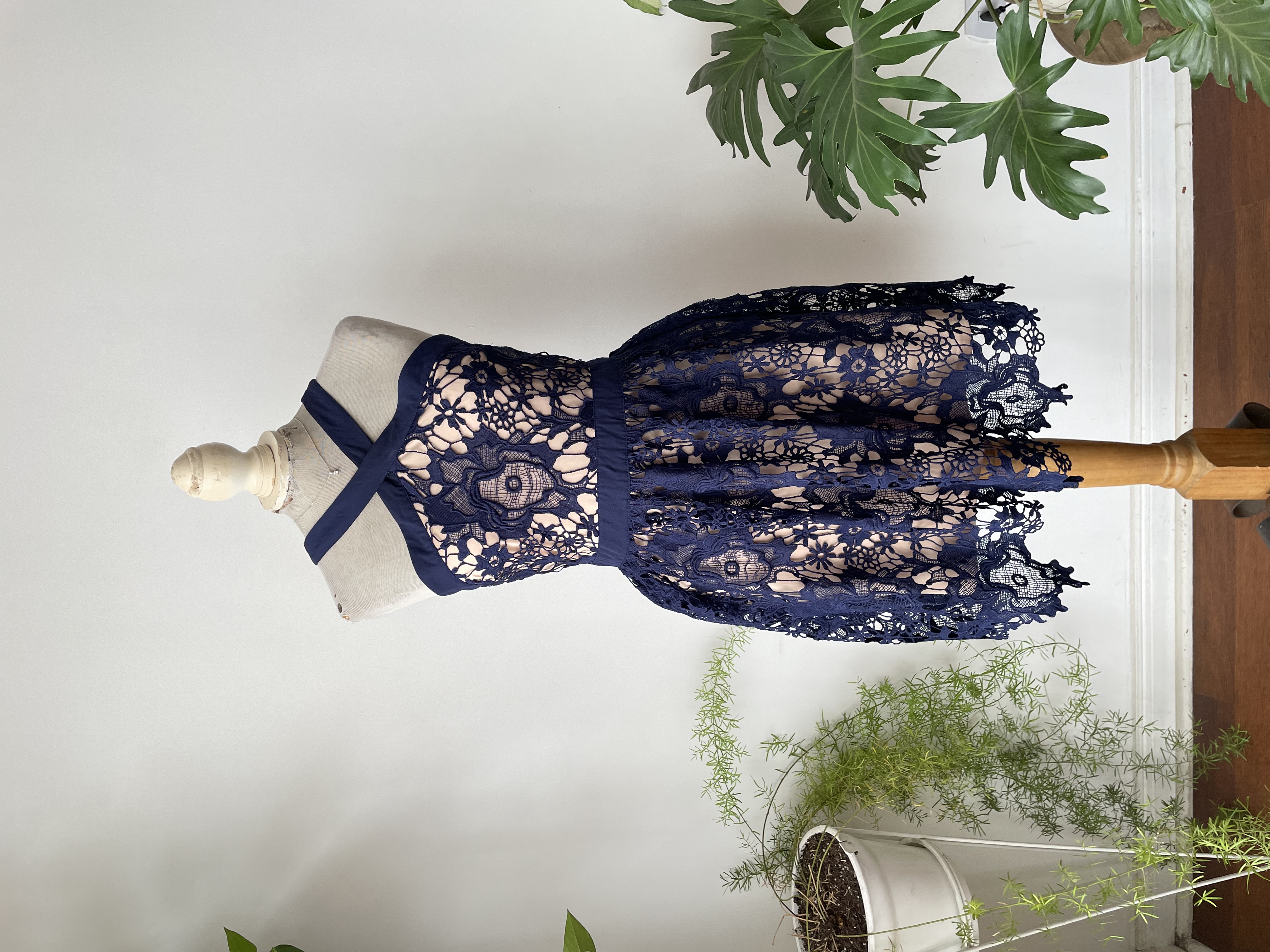 Vestido ocasión macramé. Talla; m chico (38) 1