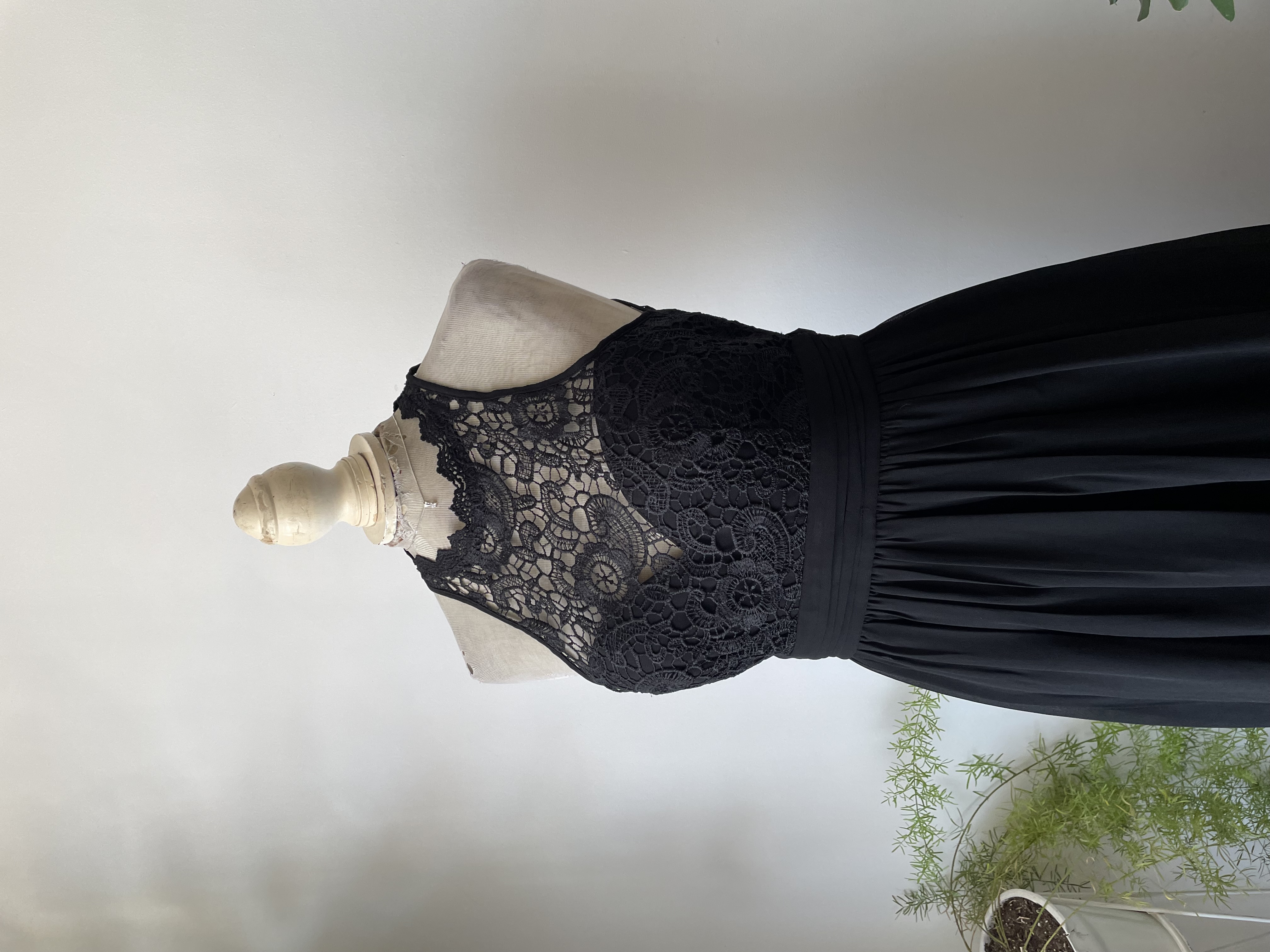 Vestido halter broderie. Talla: M 3