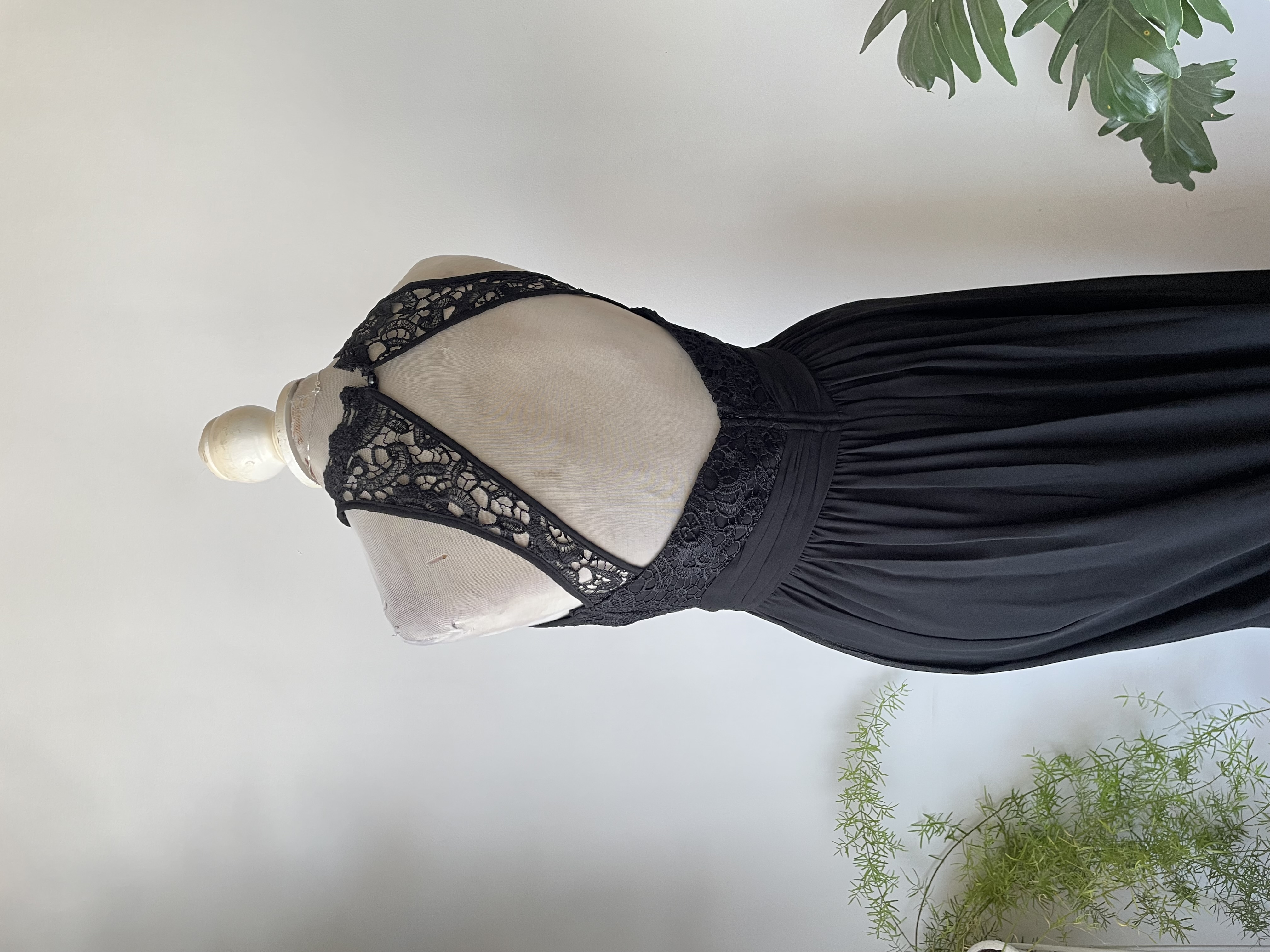 Vestido halter broderie. Talla: M 6