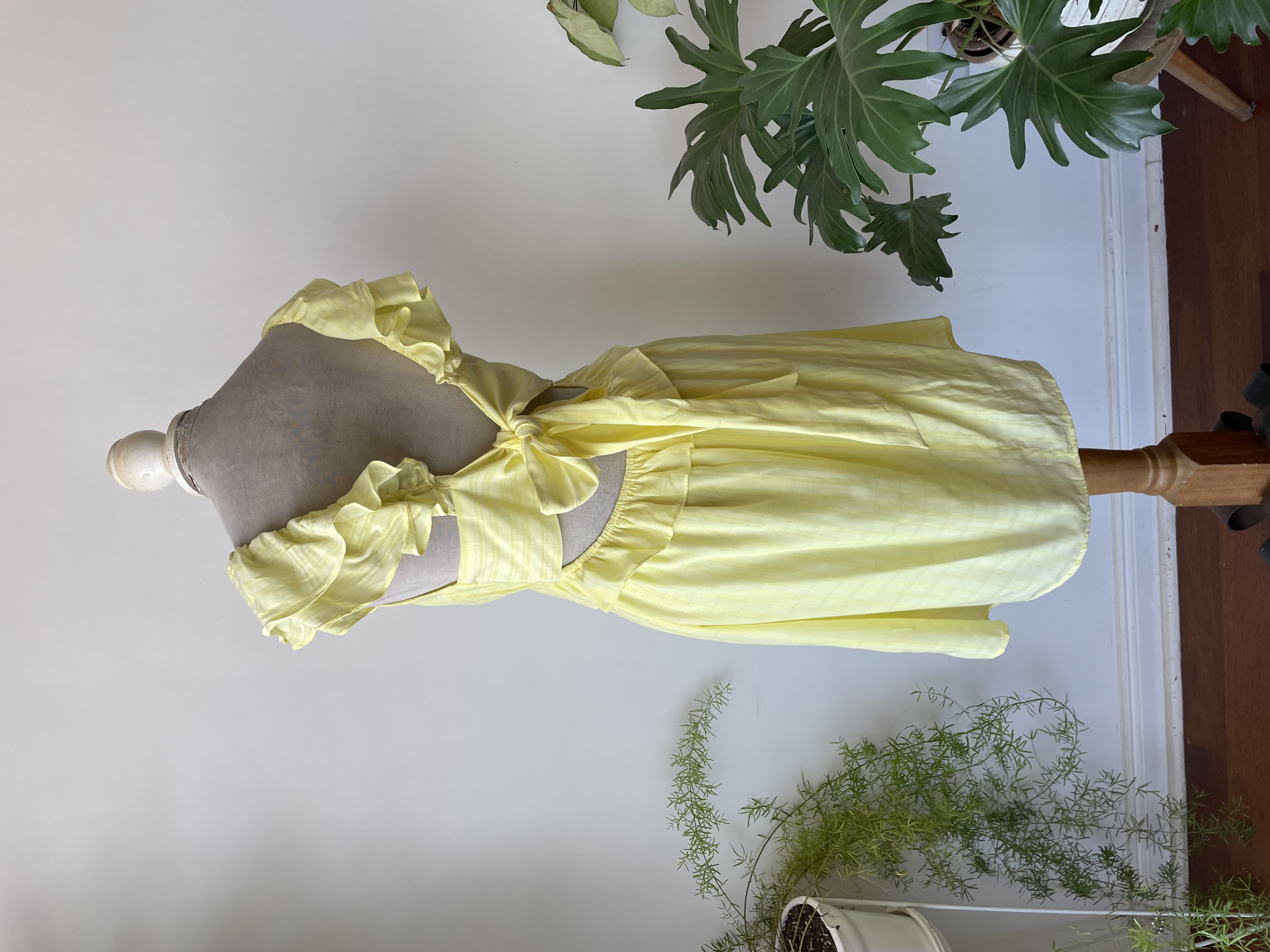 Vestido amarillo. Talla: L grande  5
