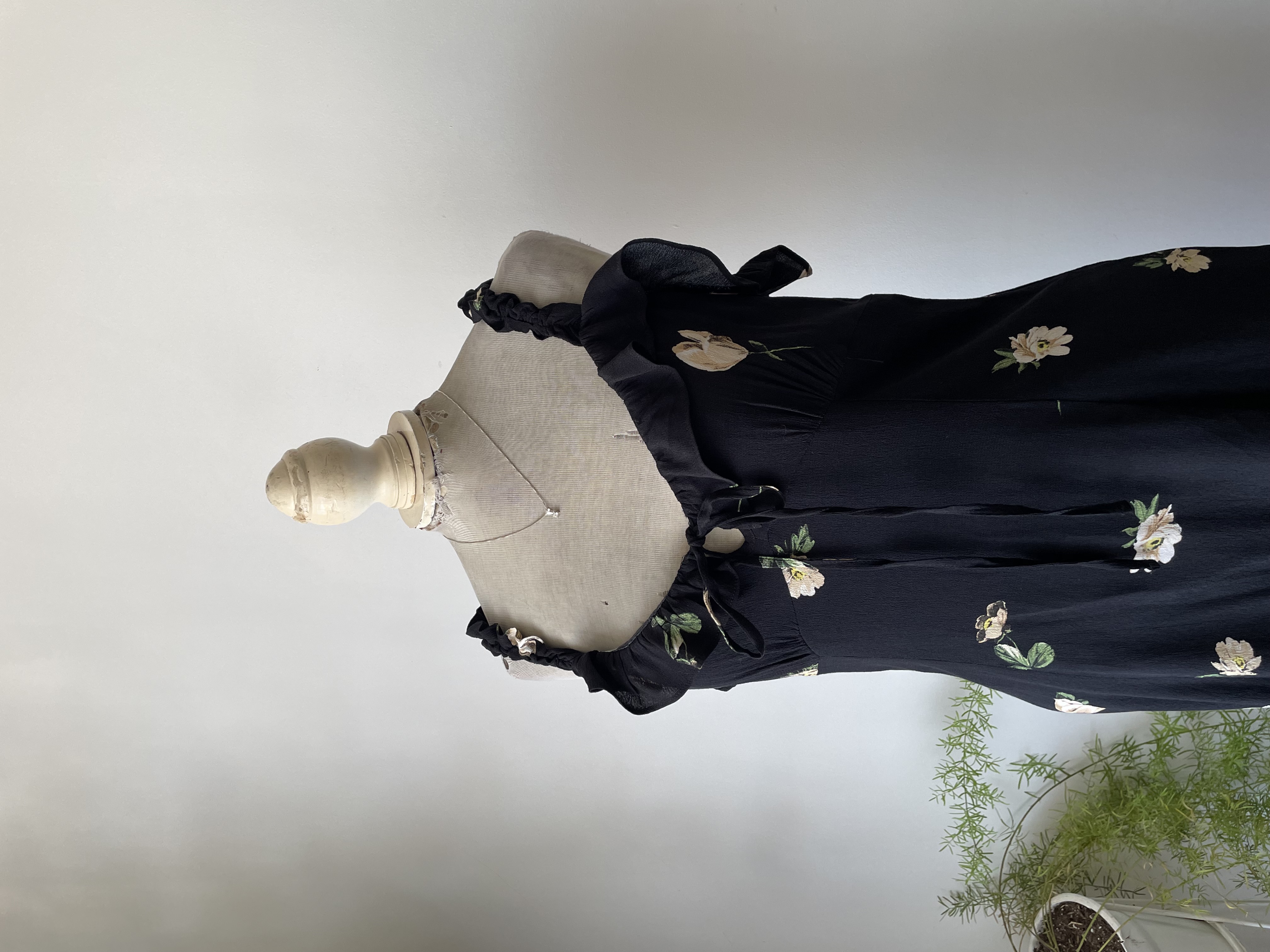 Vestido flores. Talla: 12 (L) 3