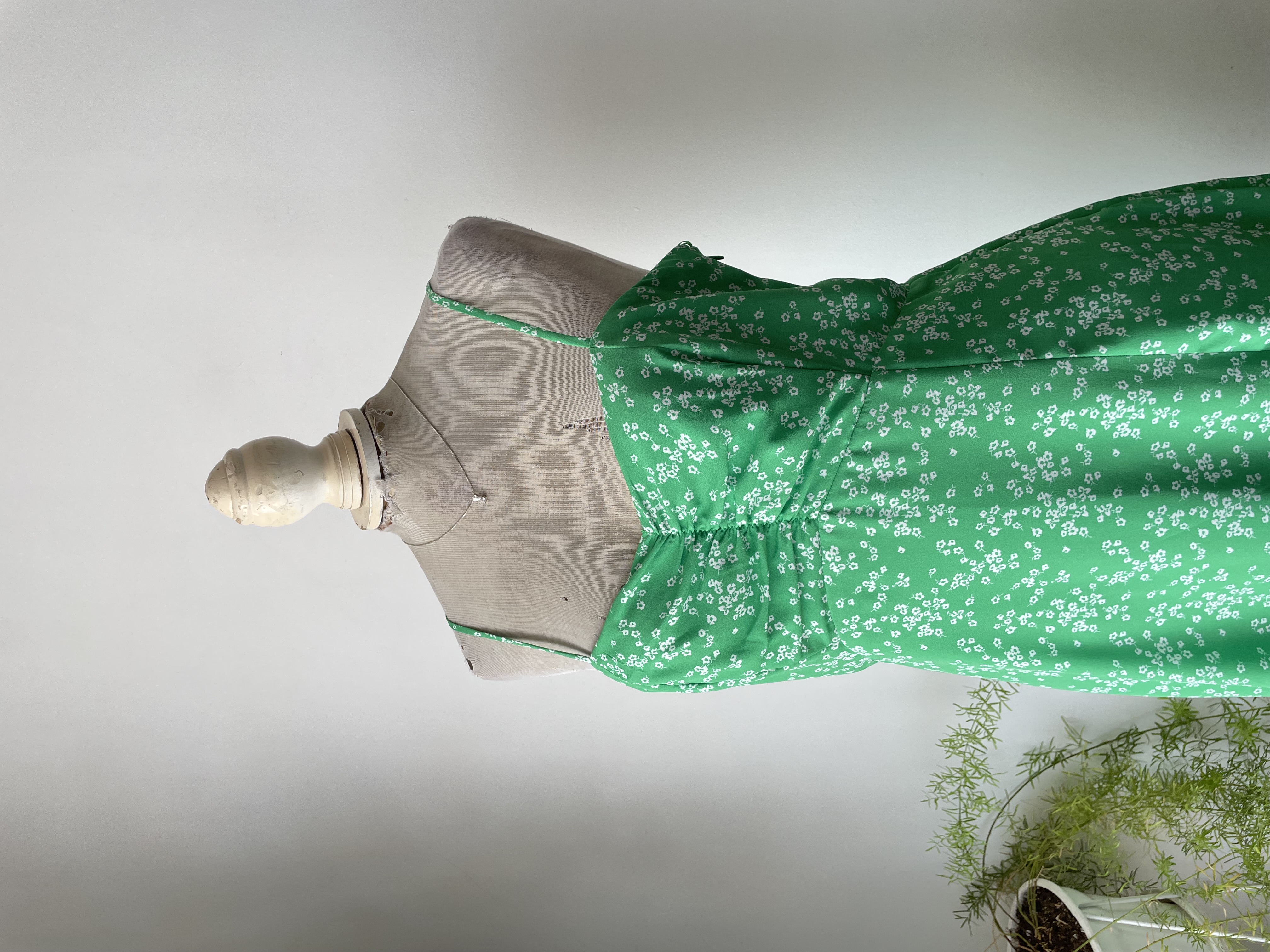 Vestido verde. Talla: L chico (M/L) 2